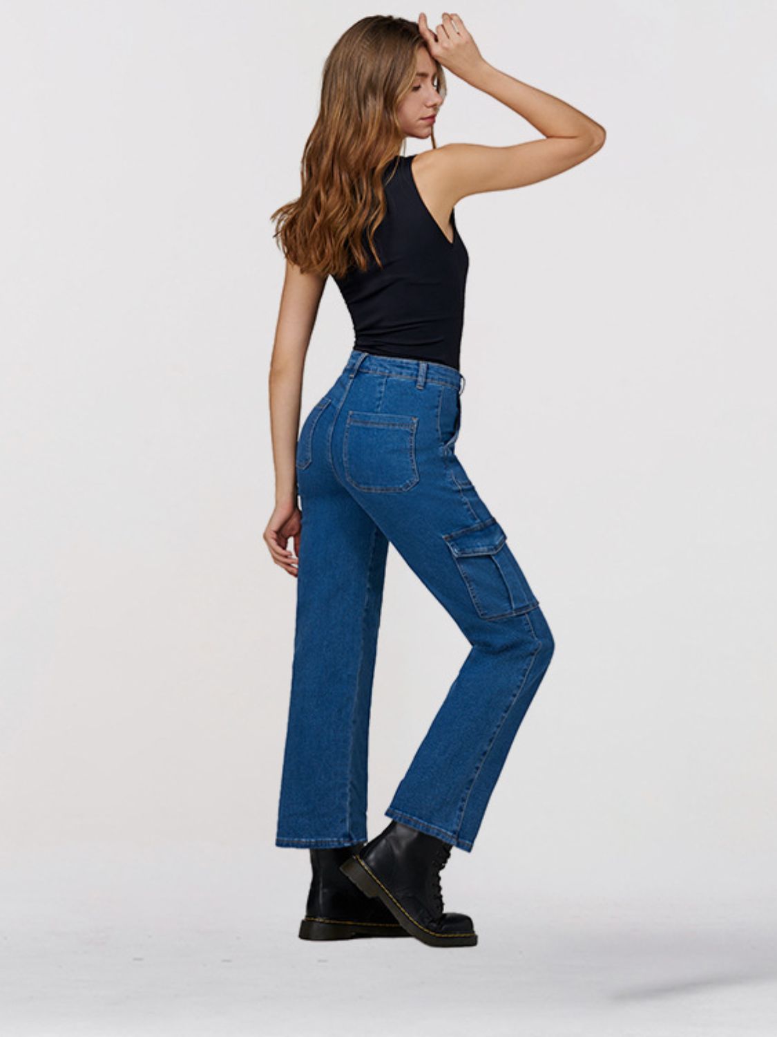 straight leg jeans with pockets