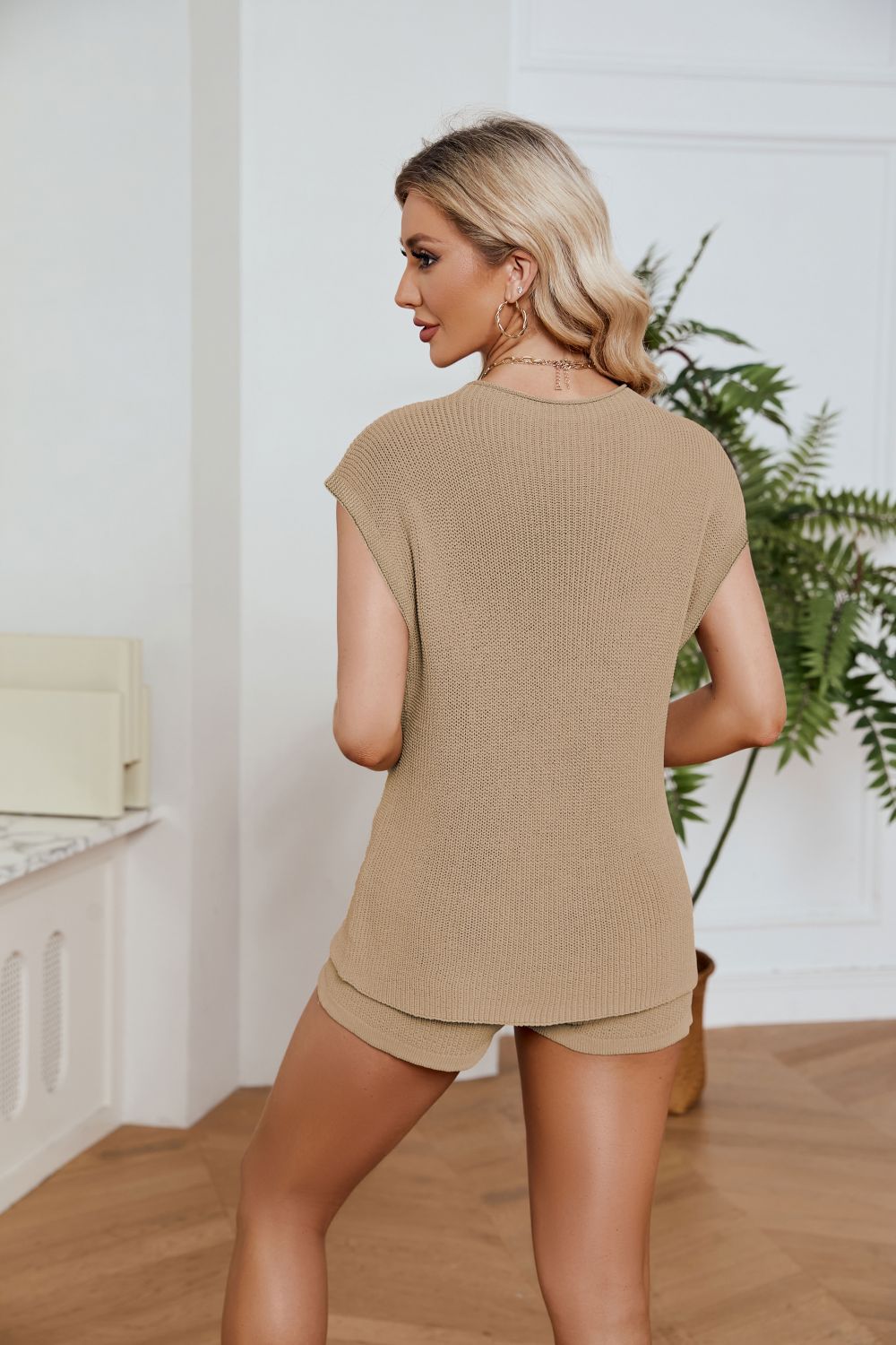 ribbed round neck pocket knit top and shorts set