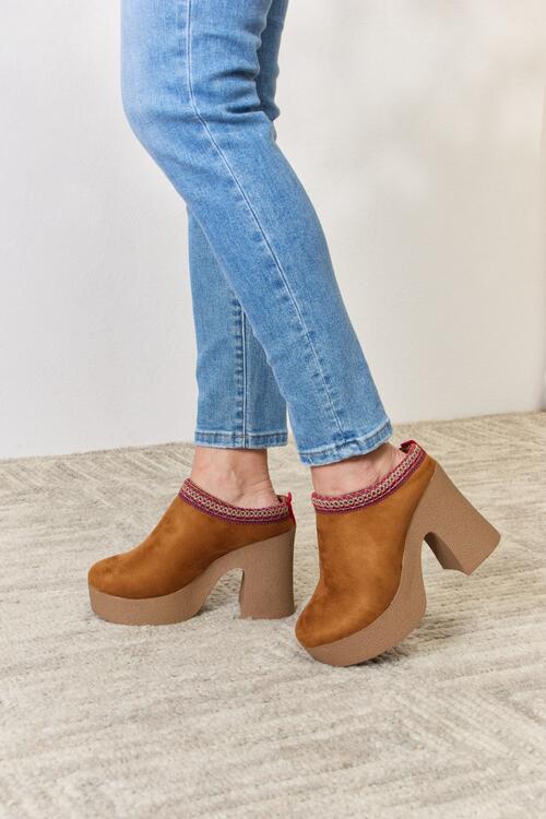 legend footwear platform suede clog heel