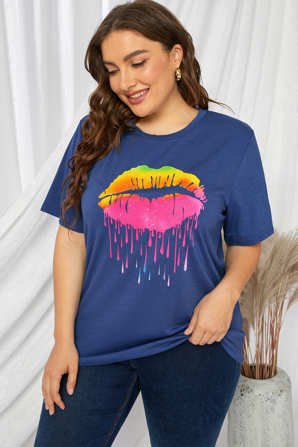 plus size lip graphic tee shirt