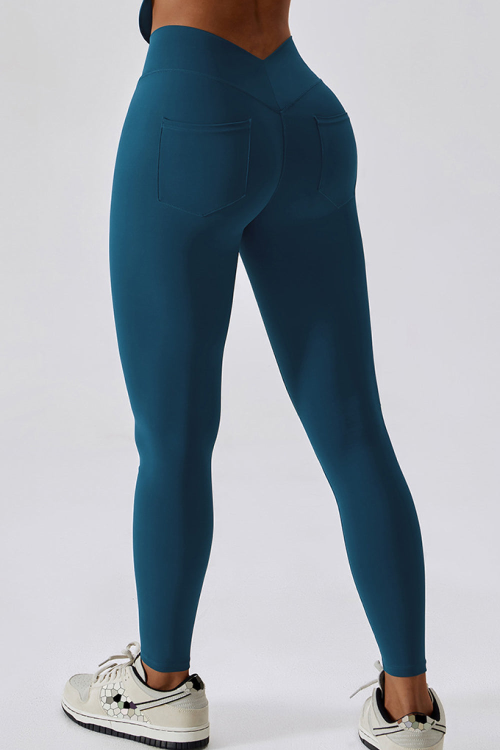 wide waistband slim fit back pocket sports leggings