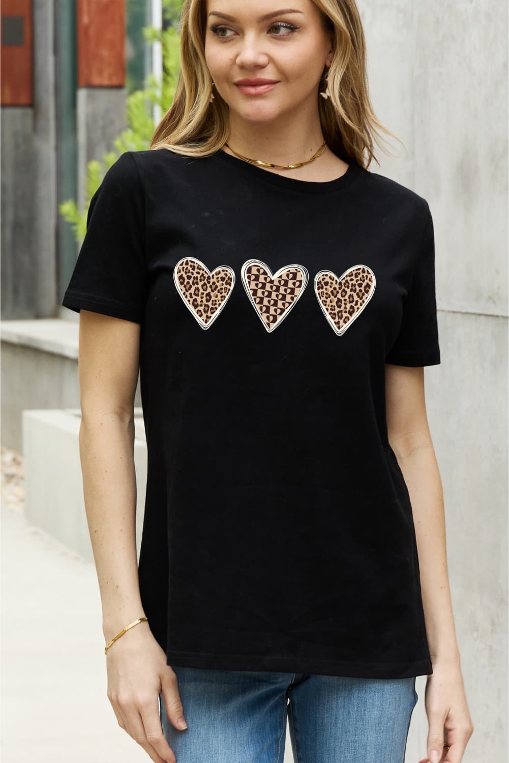 simply love simply love full size heart graphic cotton tee