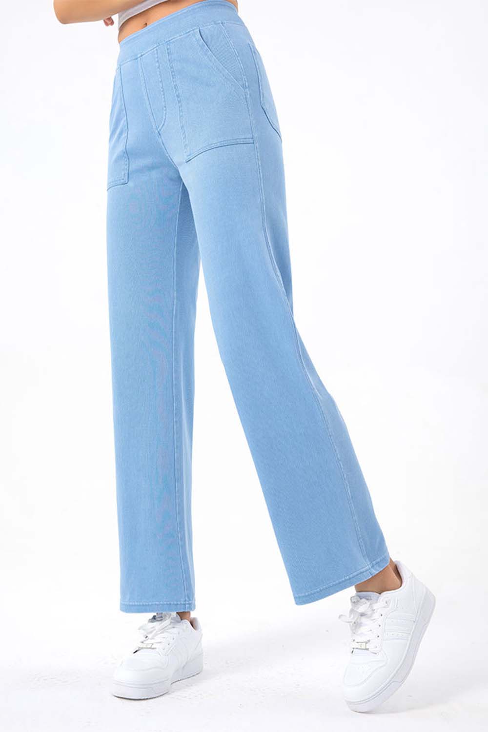 pocketed long jeans
