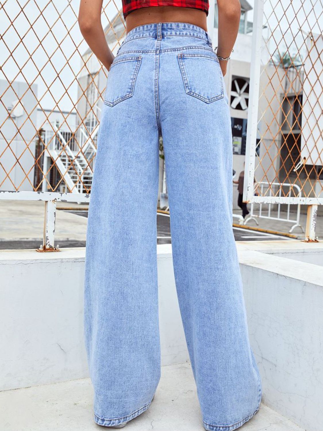 wide leg jeans with pockets