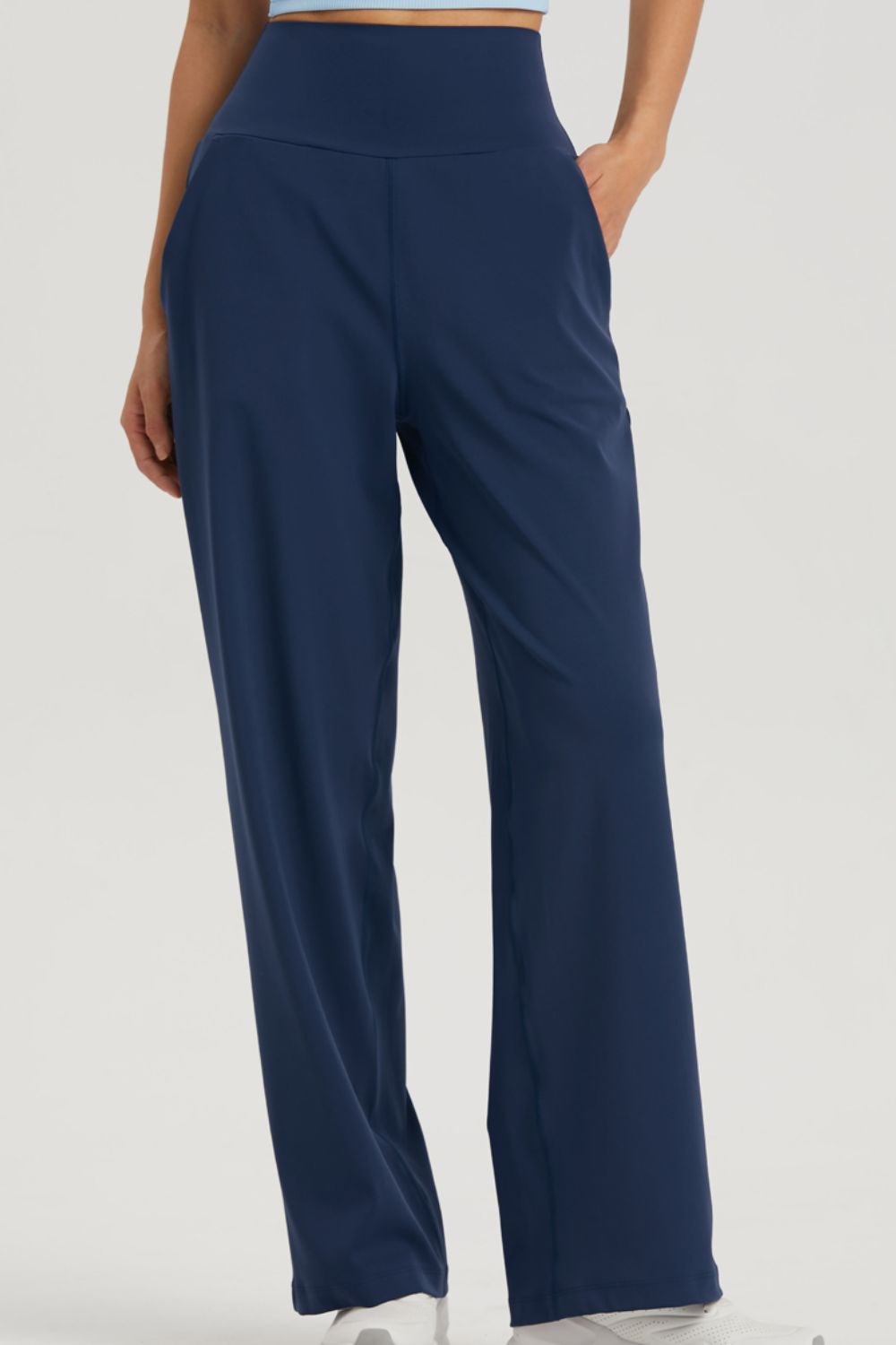 straight leg sports pants with pockets