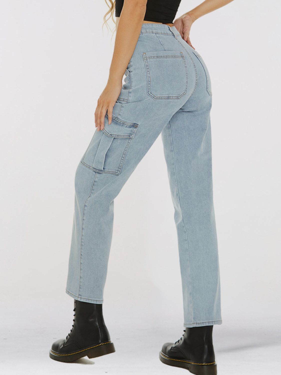 straight leg jeans with pockets