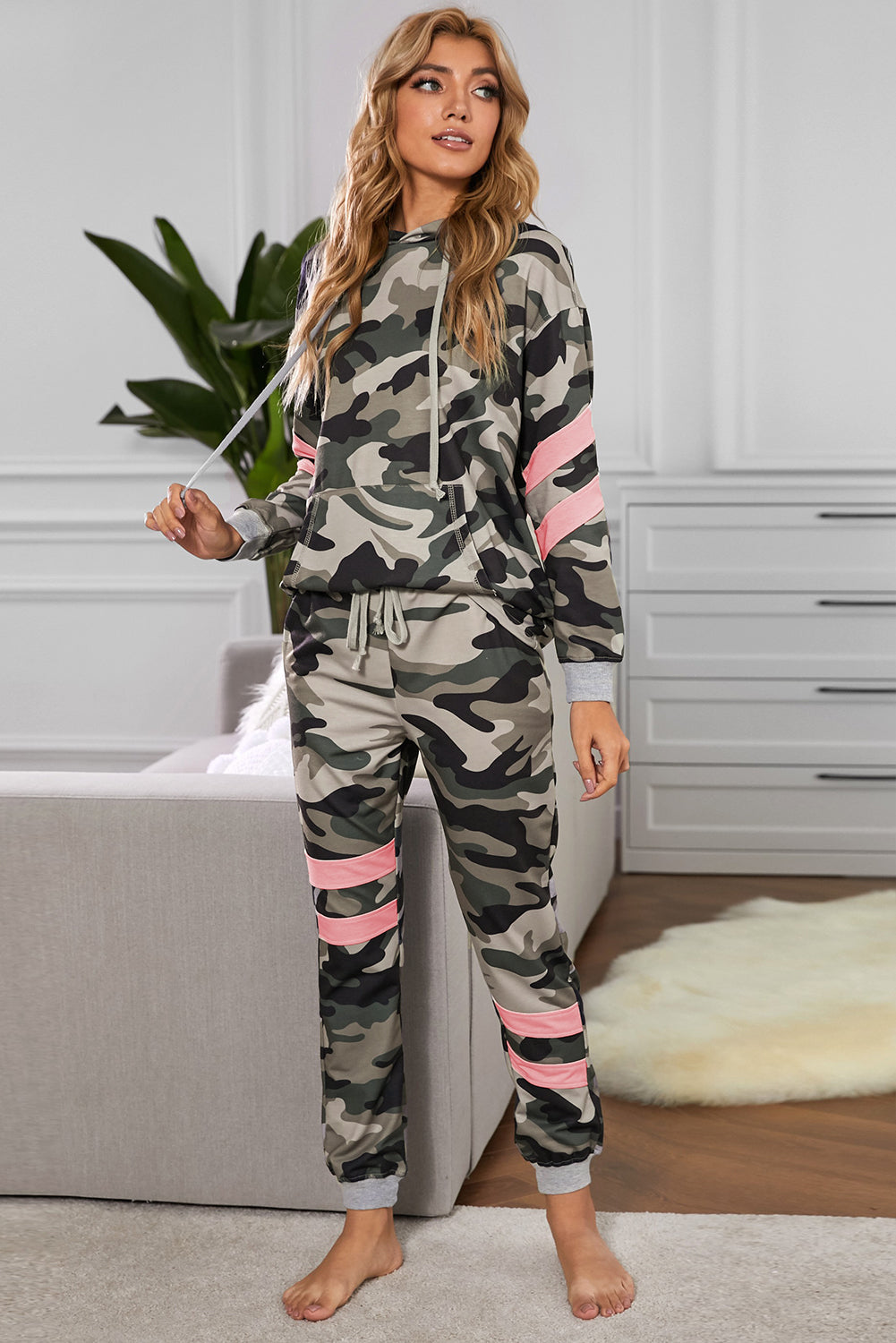 camouflage contrast detail hoodie and joggers lounge set