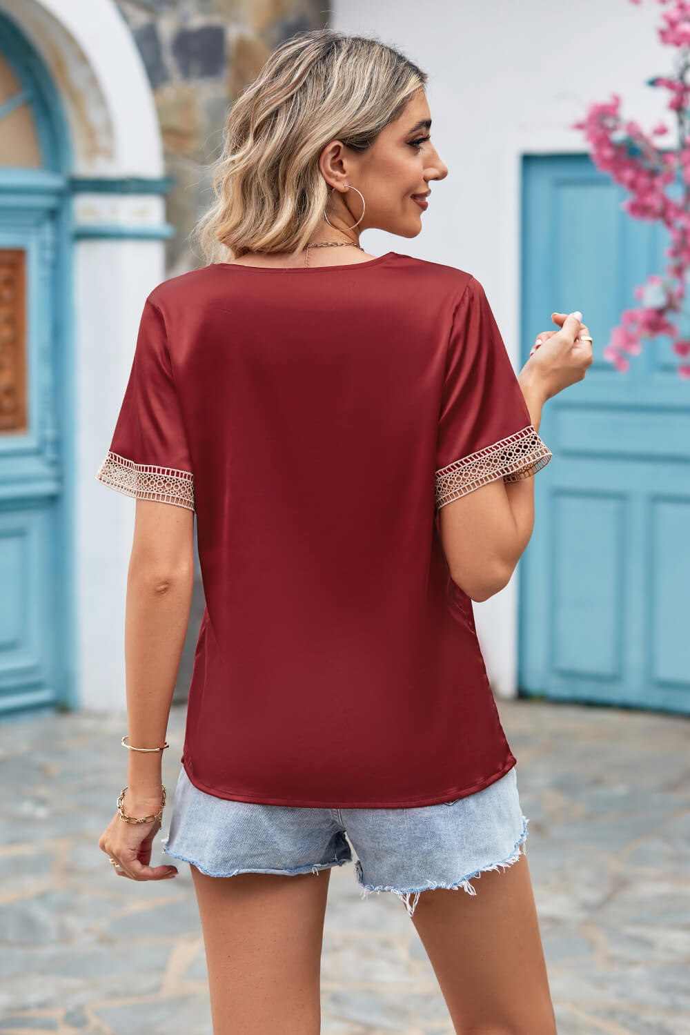 contrast trim short sleeve plunge blouse