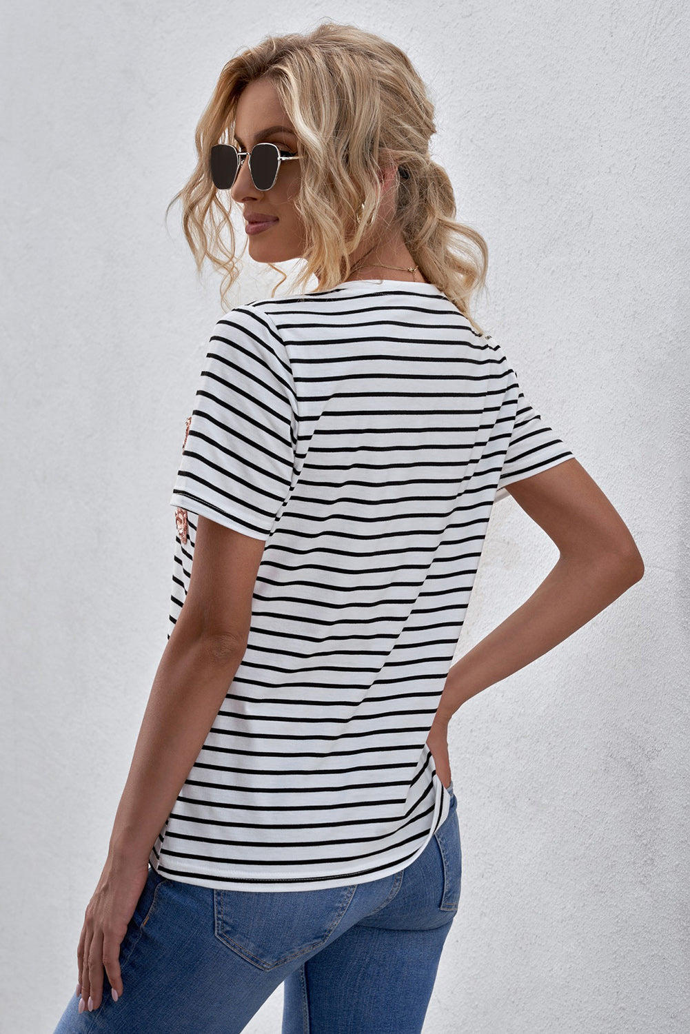 striped sequin patch v-neck tee