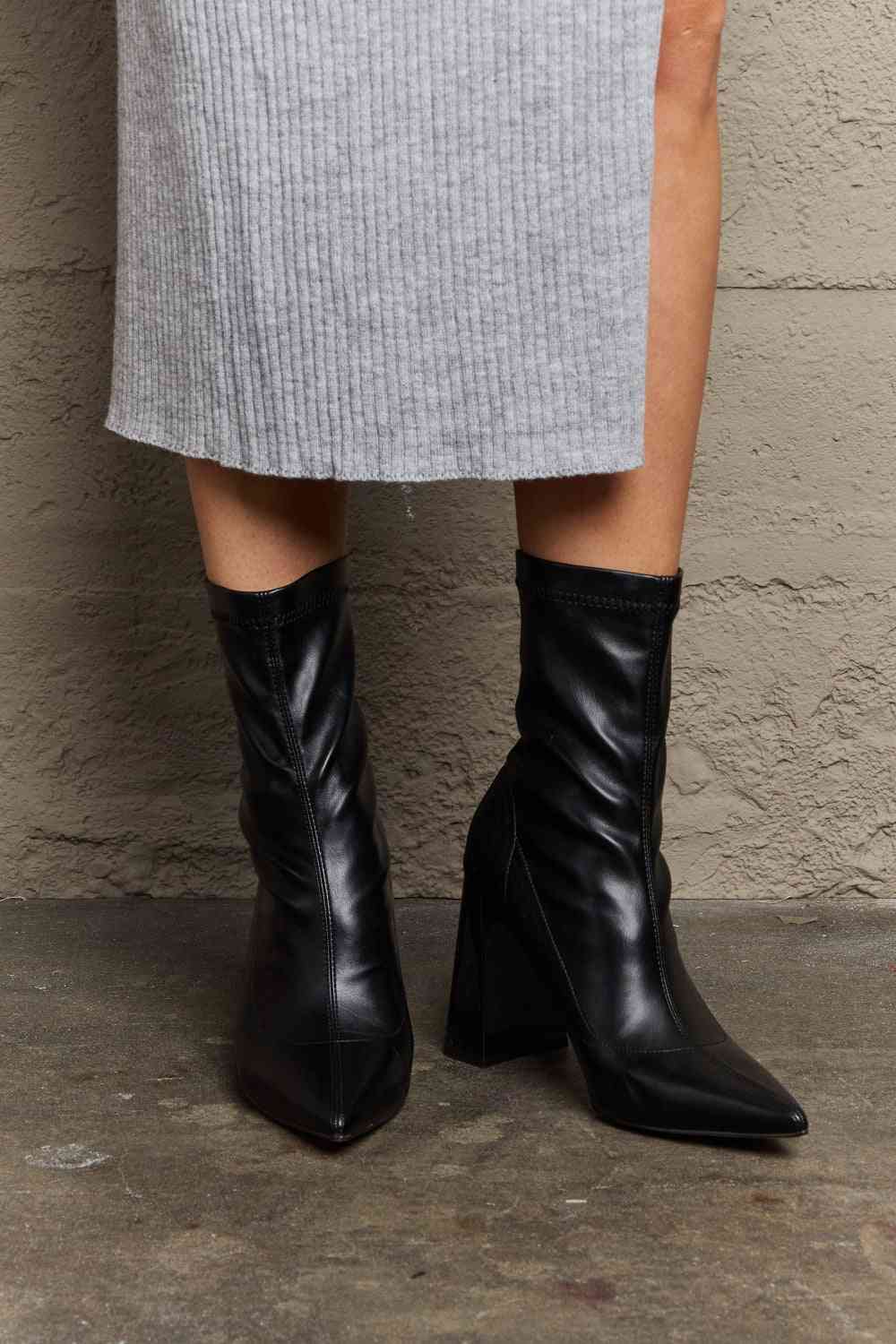 weeboo stacy block heel sock boots