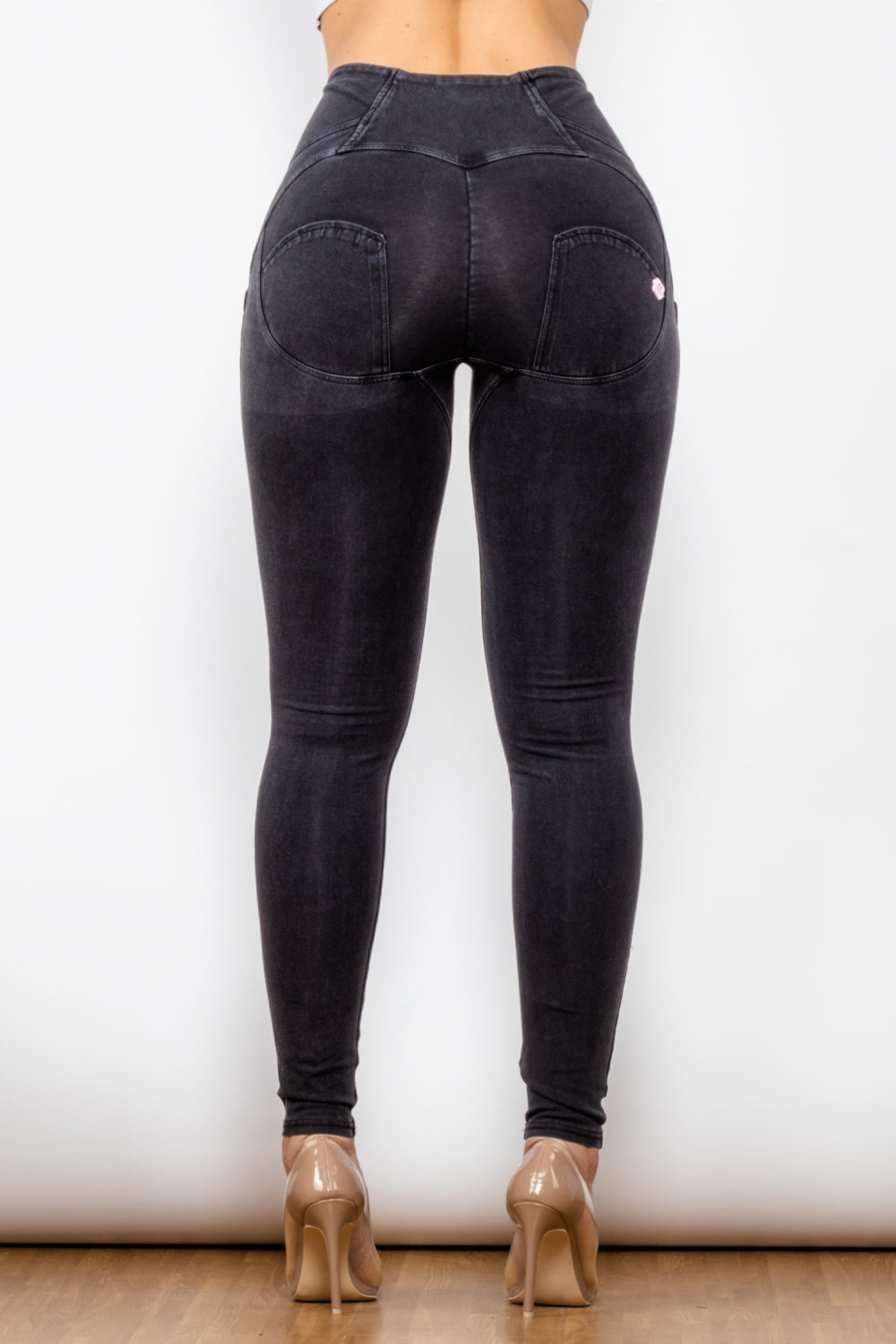 baeful zip closure skinny jeans