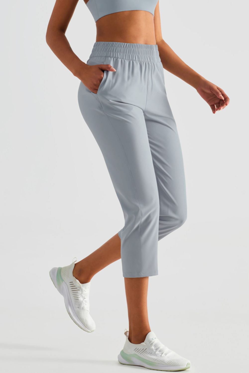 elastic waist cropped sports pants