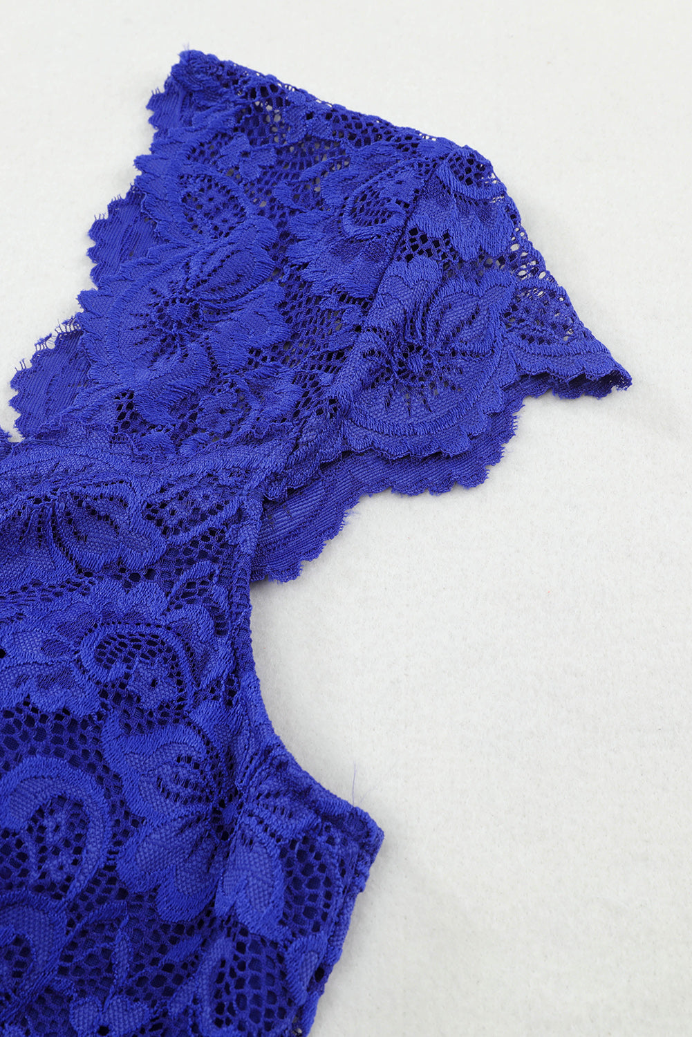 ruched sweetheart neck lace bodysuit