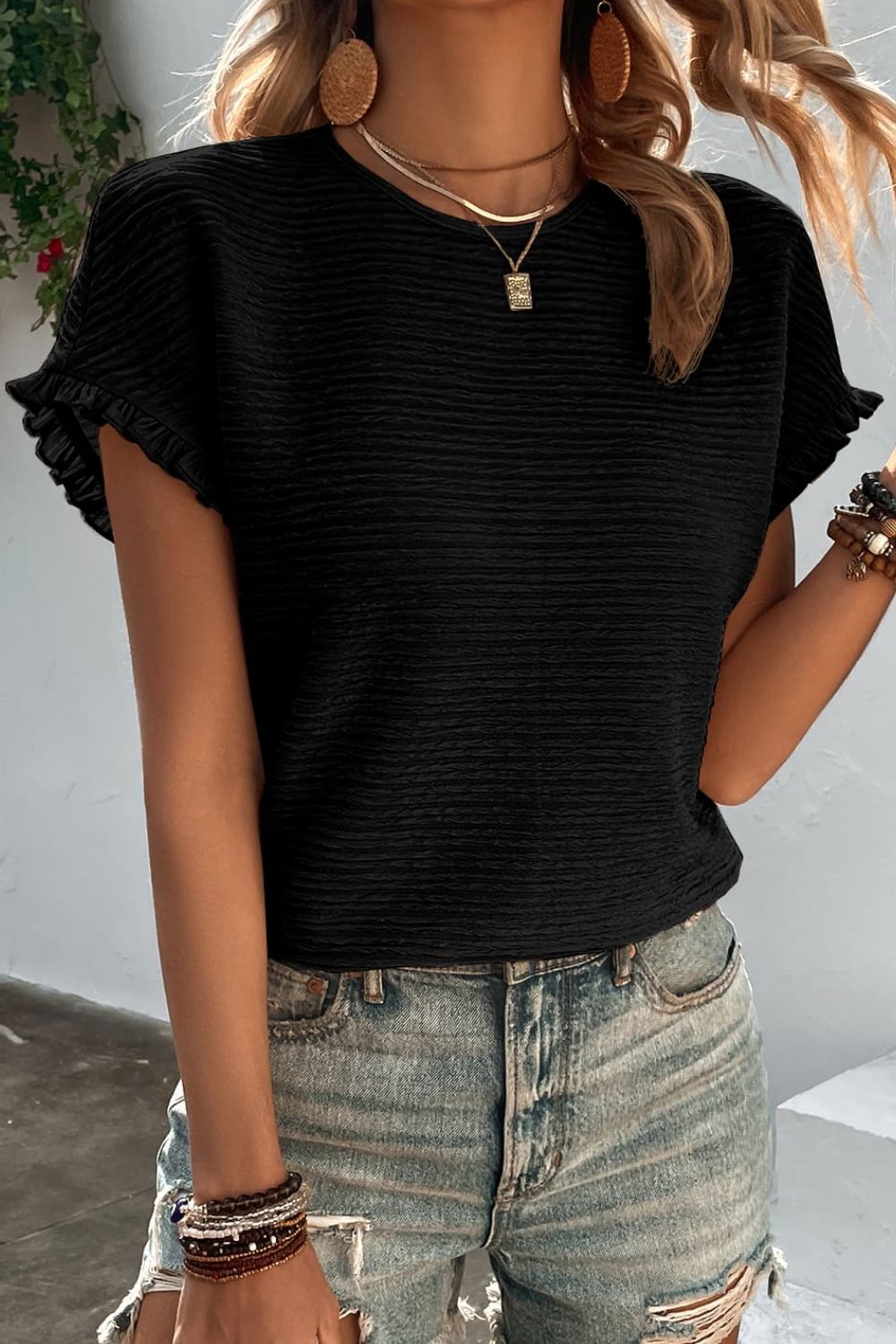 textured round neck short sleeve top