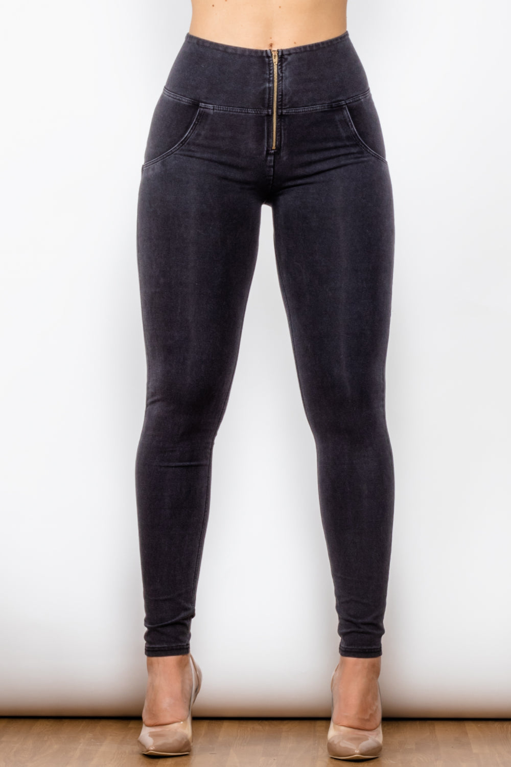 baeful zip closure skinny jeans