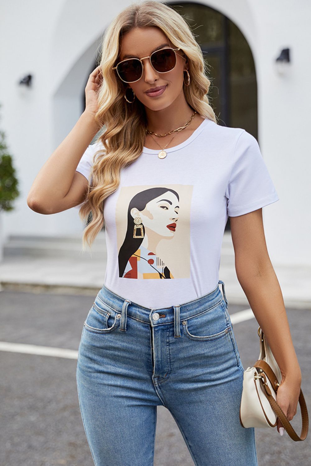 round neck short sleeve graphic tee