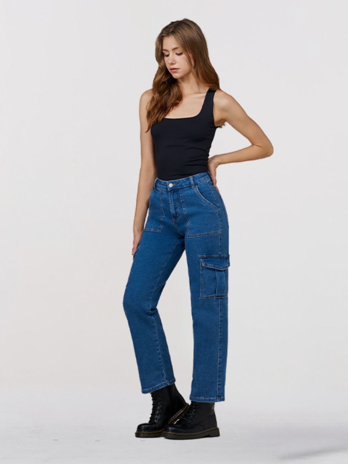 straight leg jeans with pockets