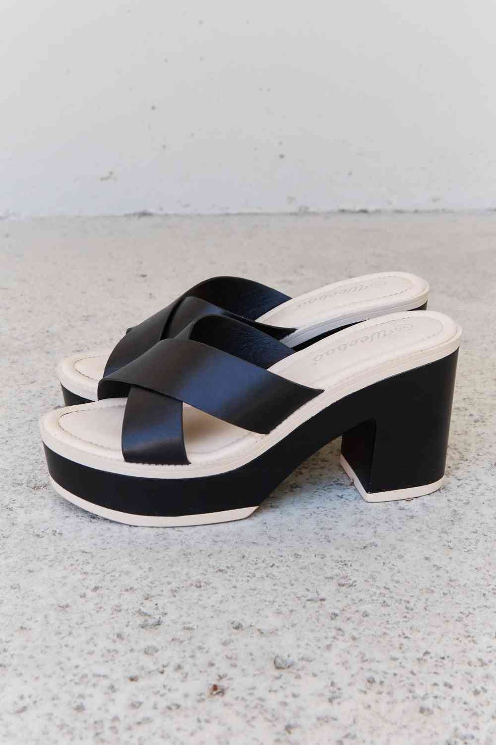 weeboo cherish the moments contrast platform sandals in black