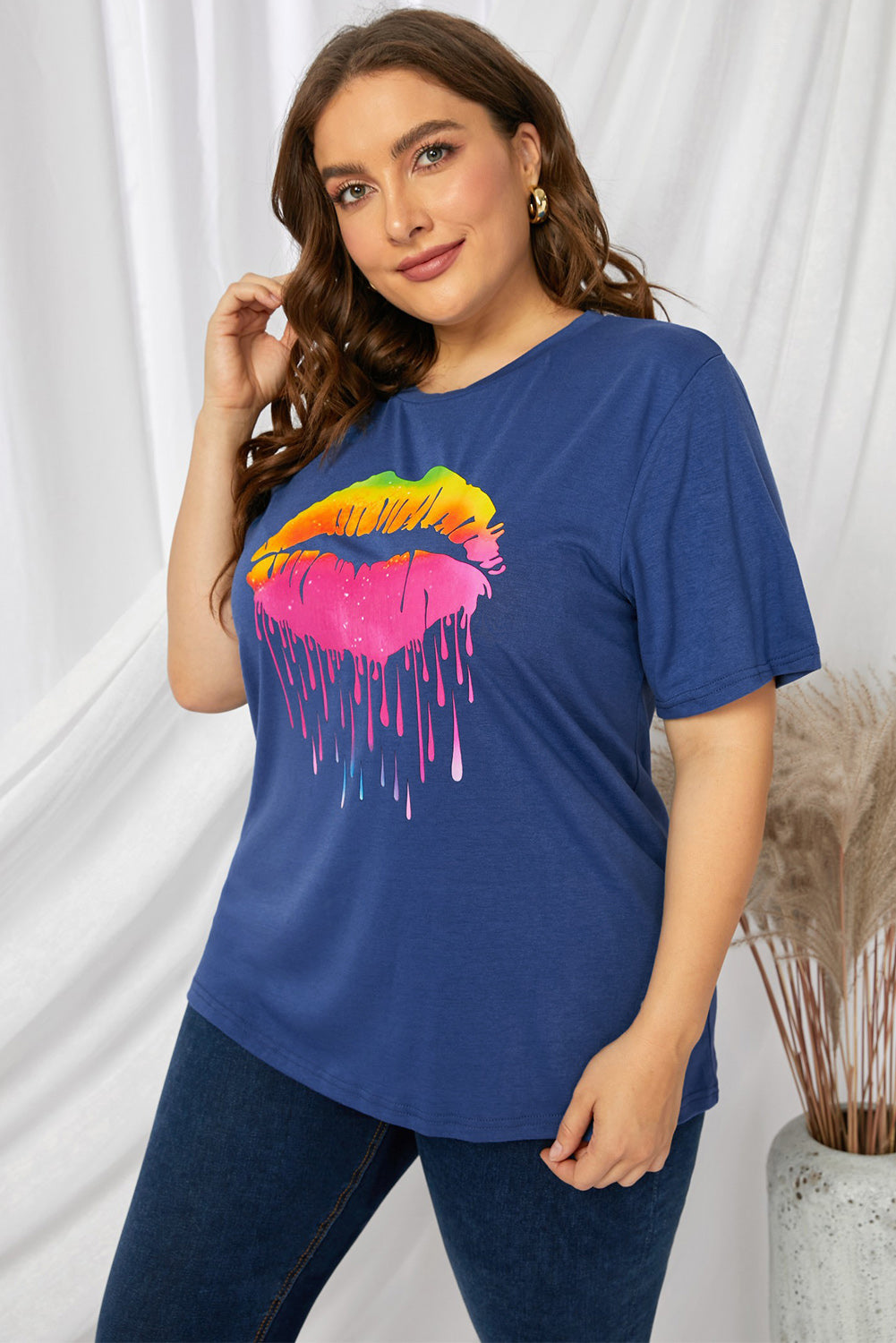 plus size lip graphic tee shirt