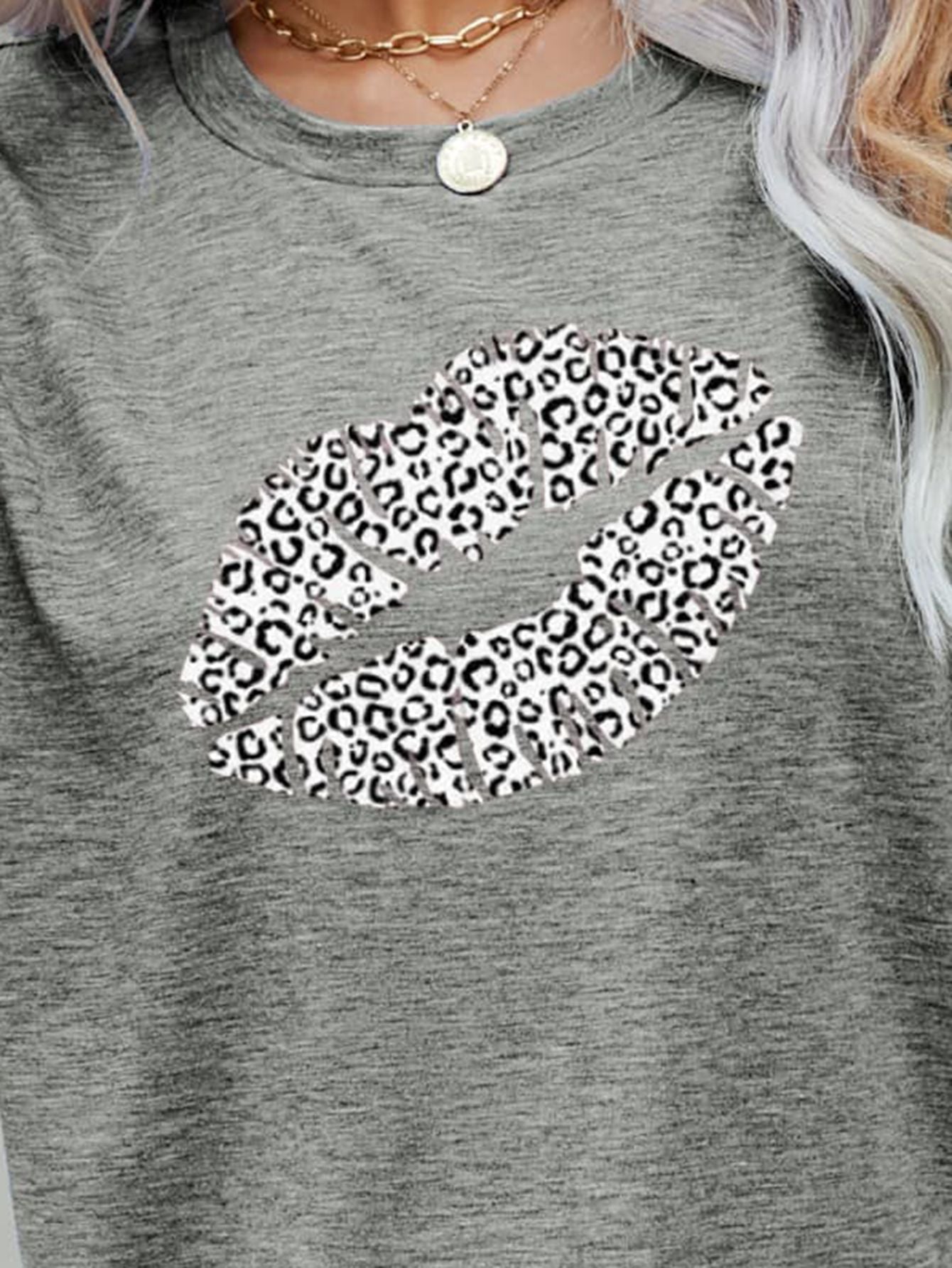 leopard lip graphic round neck tee