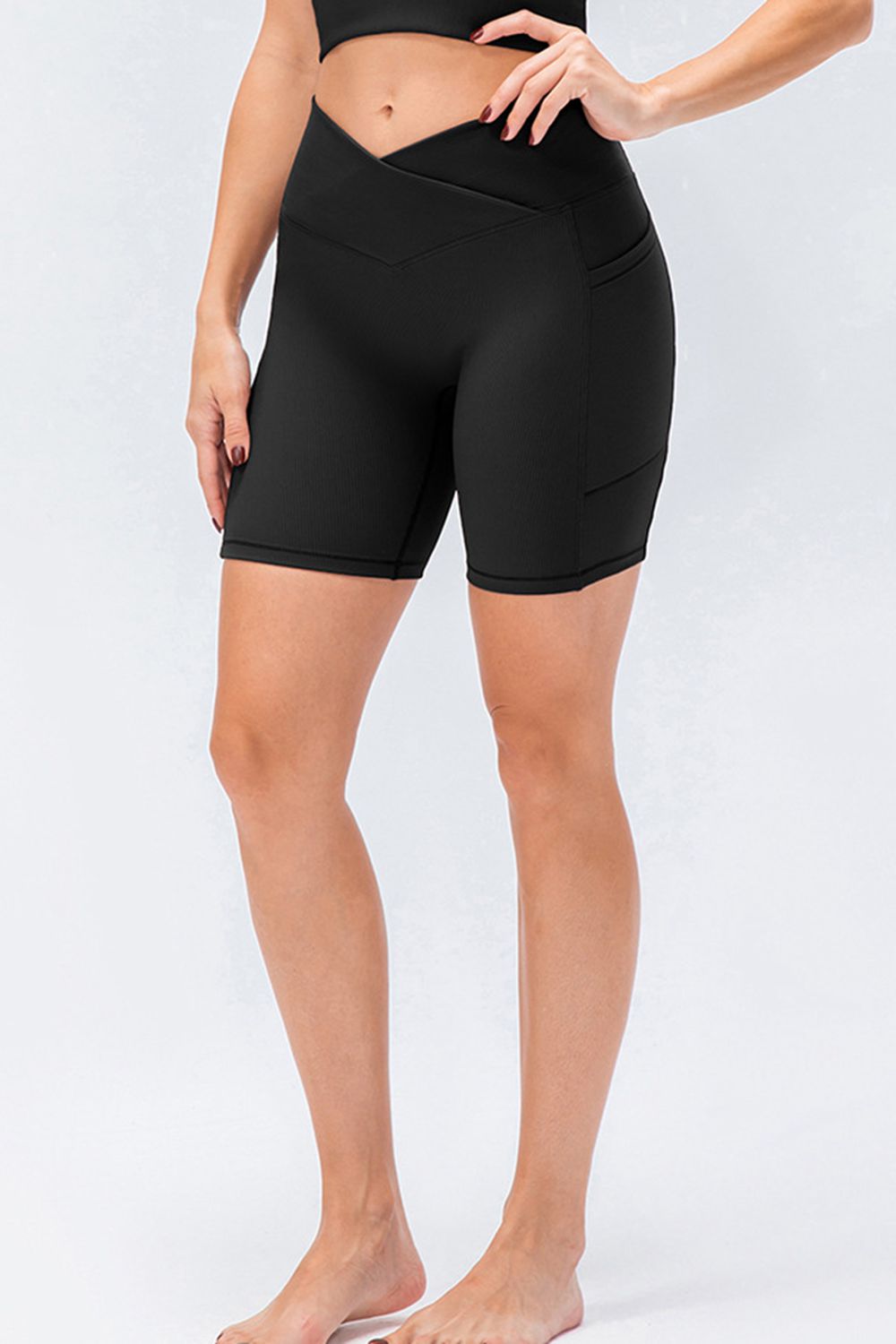 slim fit v-waistband sports shorts