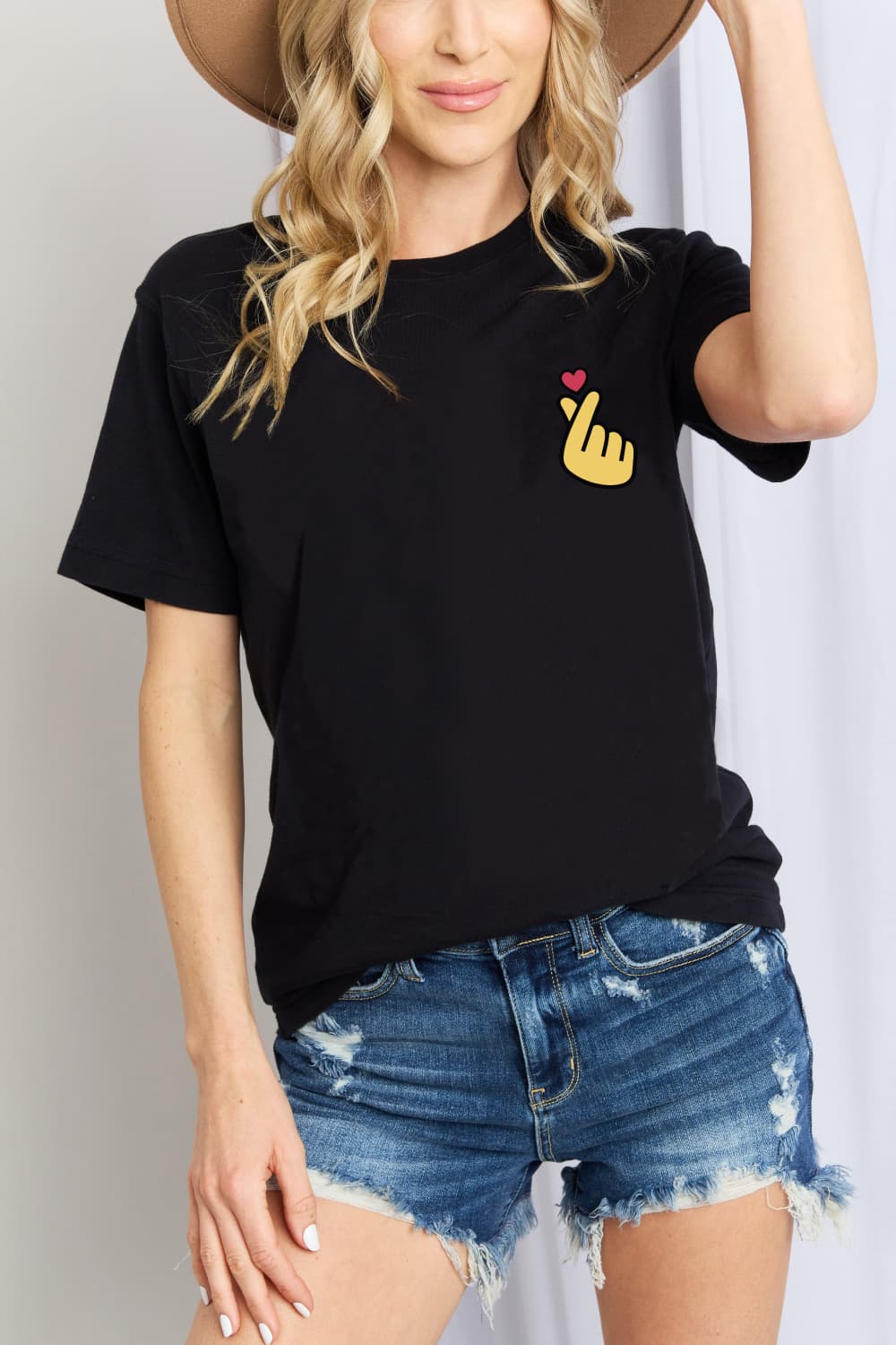 simply love finger heart emoji graphic cotton t-shirt