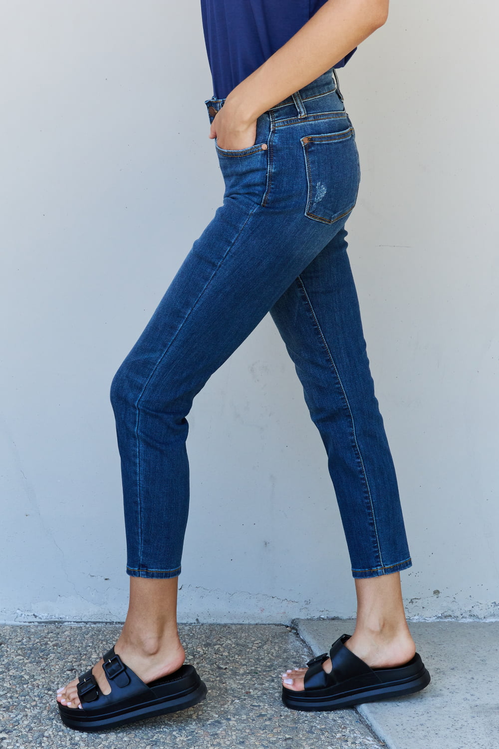 judy blue aila short full size mid rise cropped relax fit jeans