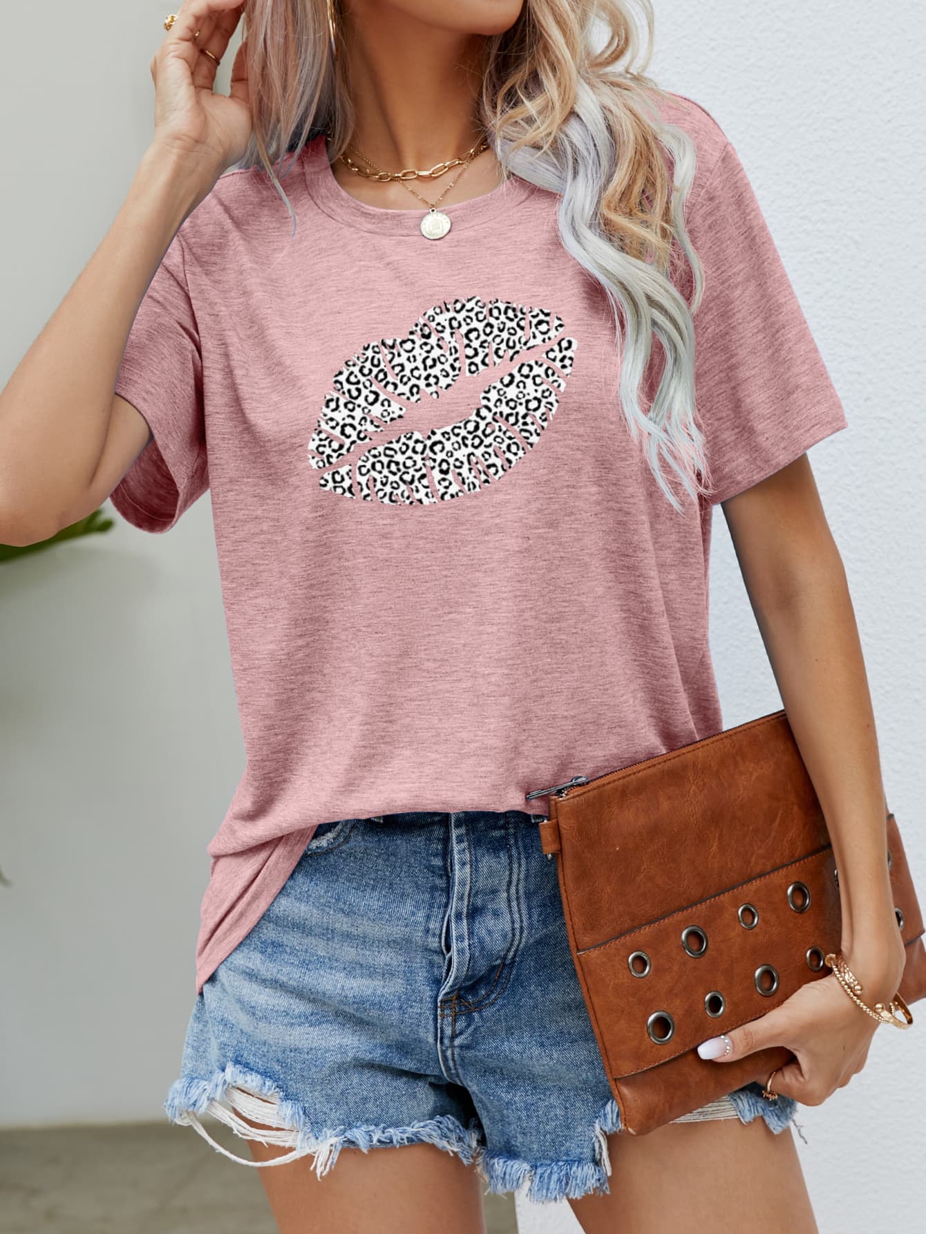 leopard lip graphic round neck tee