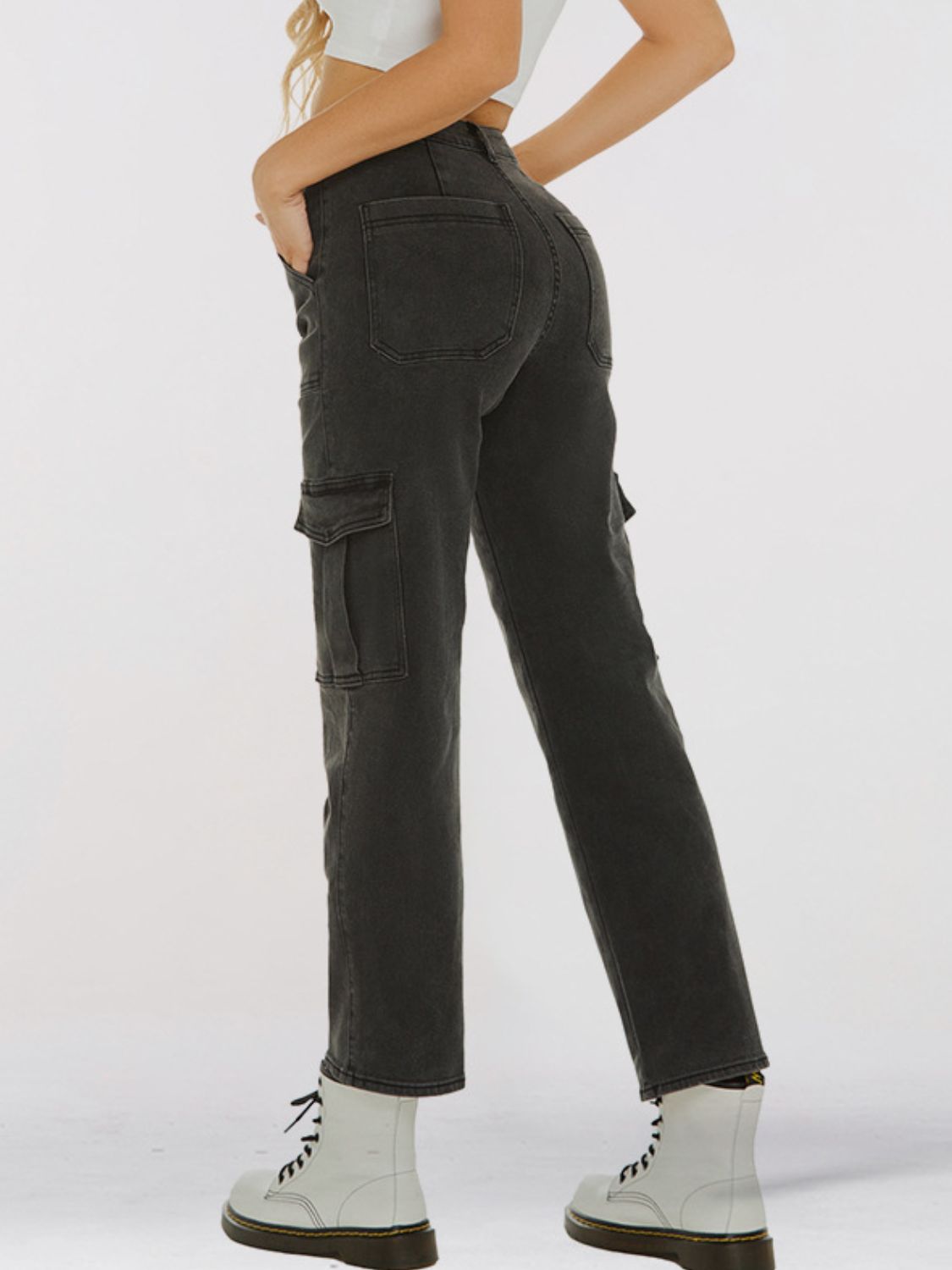 straight leg jeans with pockets