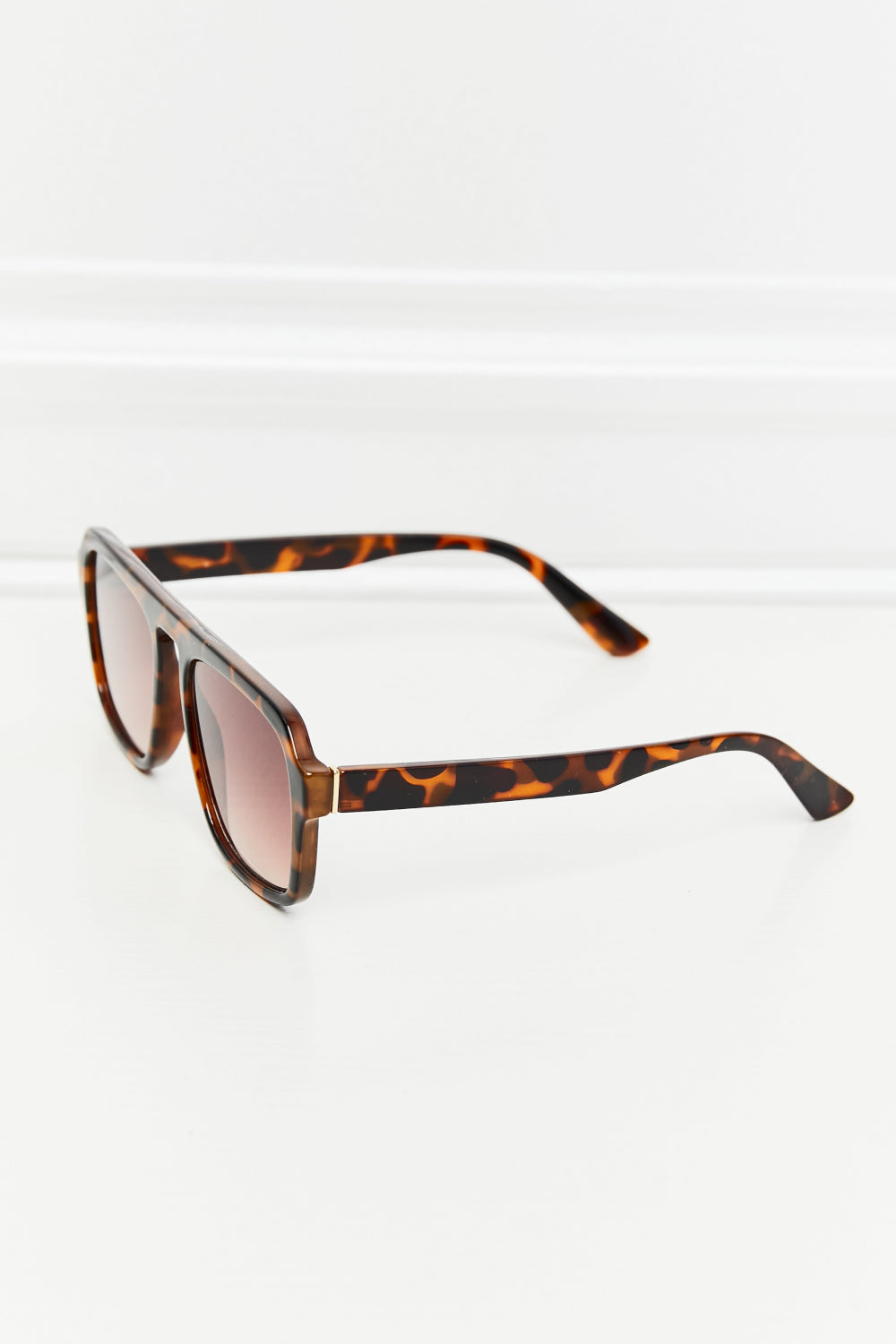 tortoiseshell square polycarbonate frame sunglasses