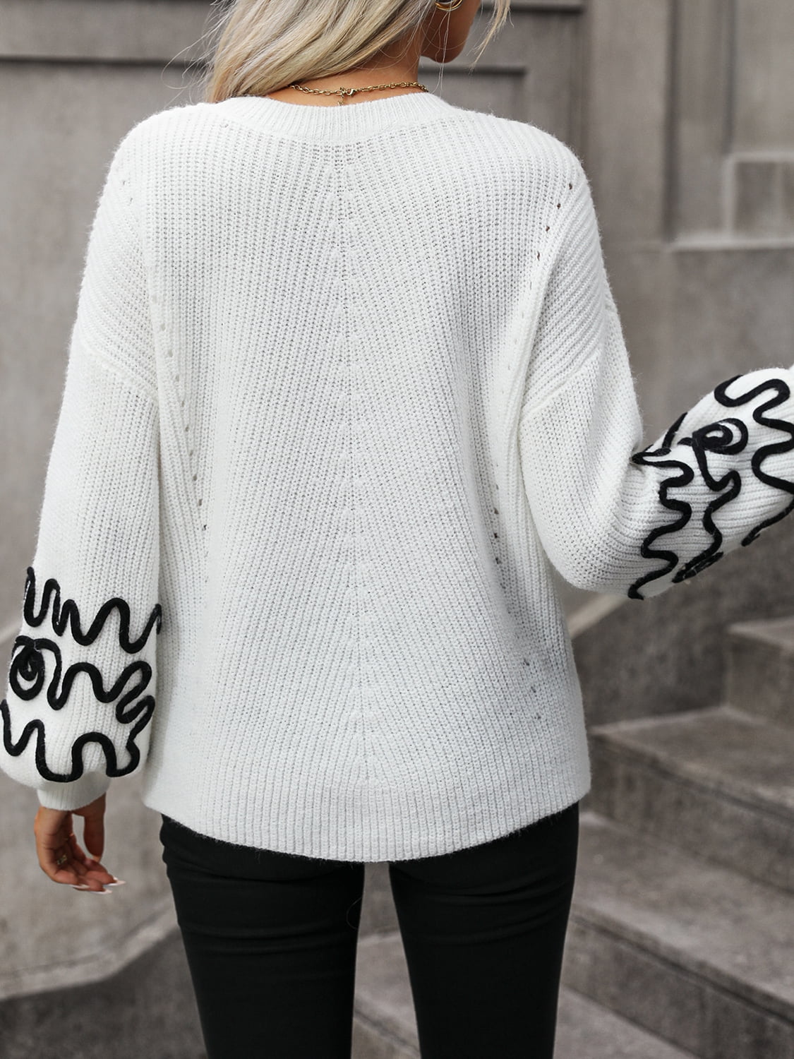 contrast drop shoulder round neck sweater