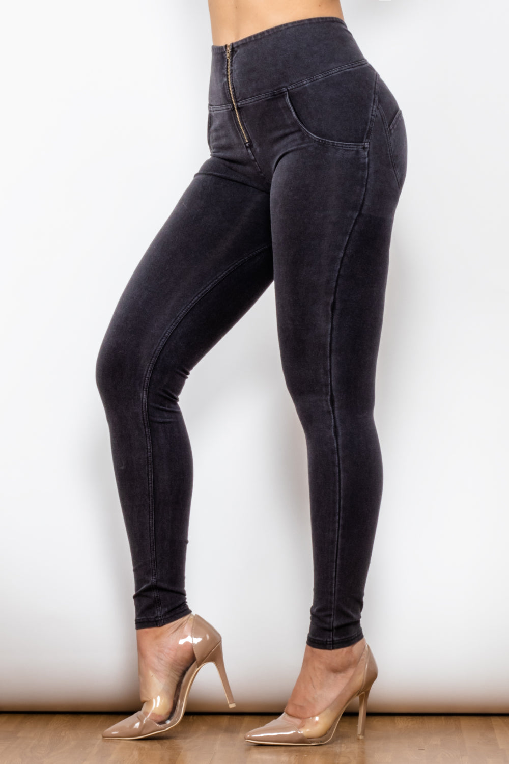 baeful zip closure skinny jeans