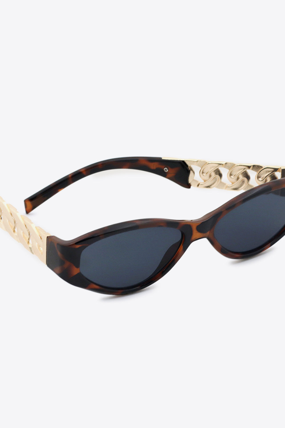 chain detail temple cat eye sunglasses