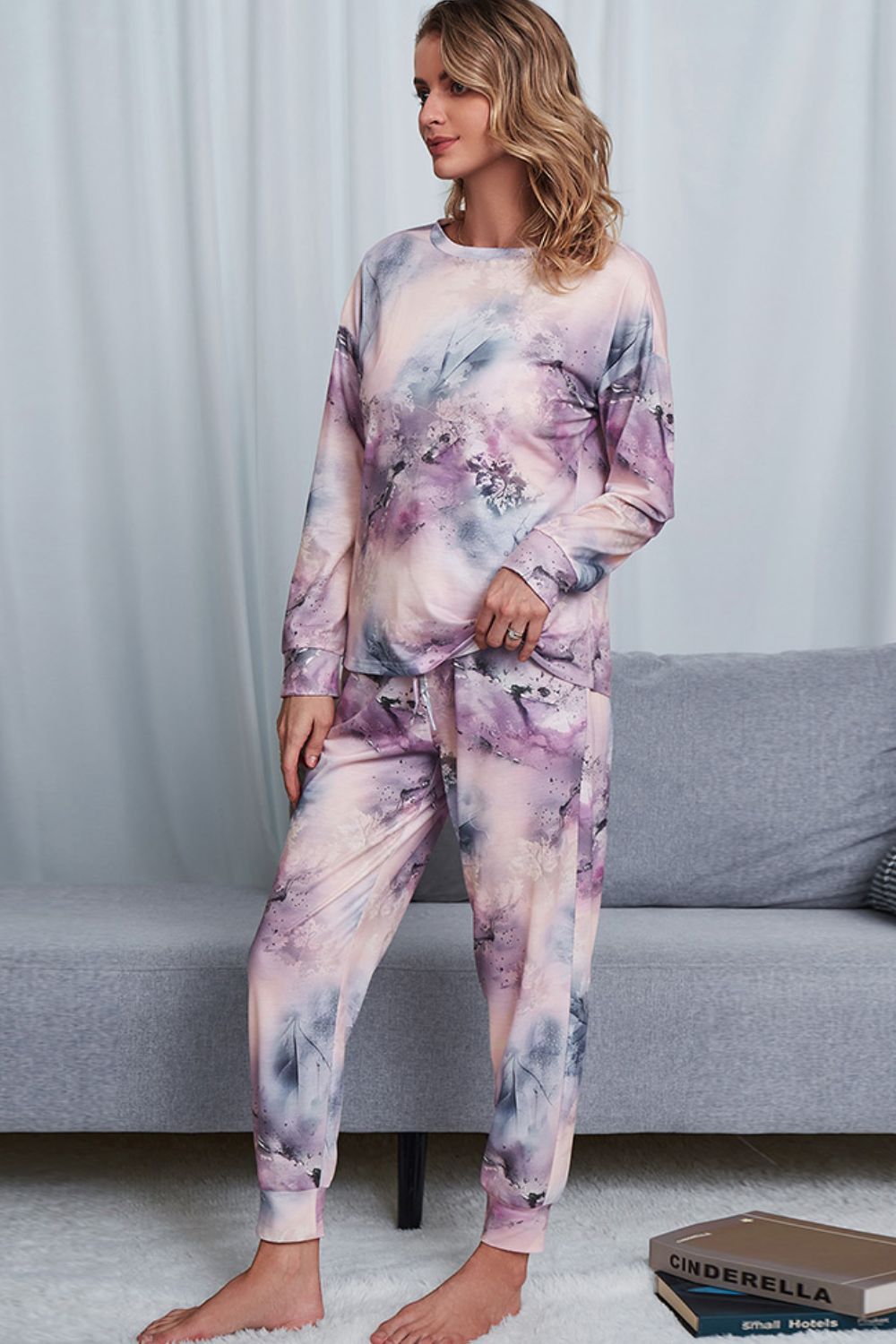 tie-dye crewneck top and drawstring waist joggers lounge set