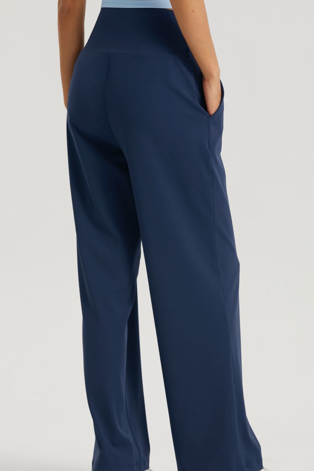 straight leg sports pants with pockets