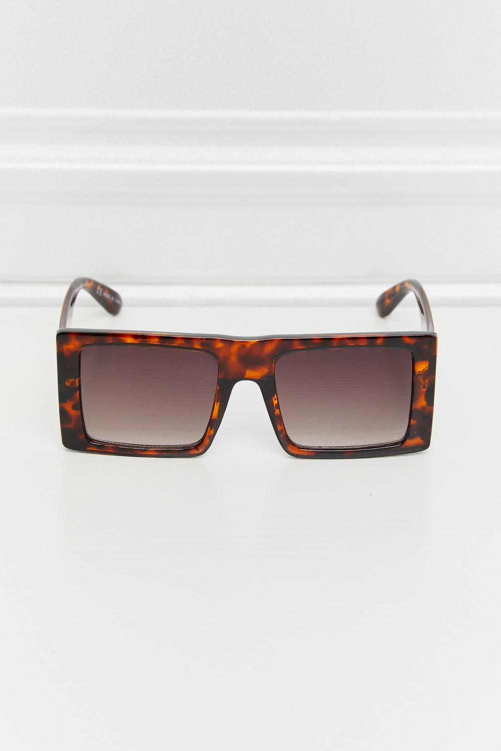 square polycarbonate sunglasses