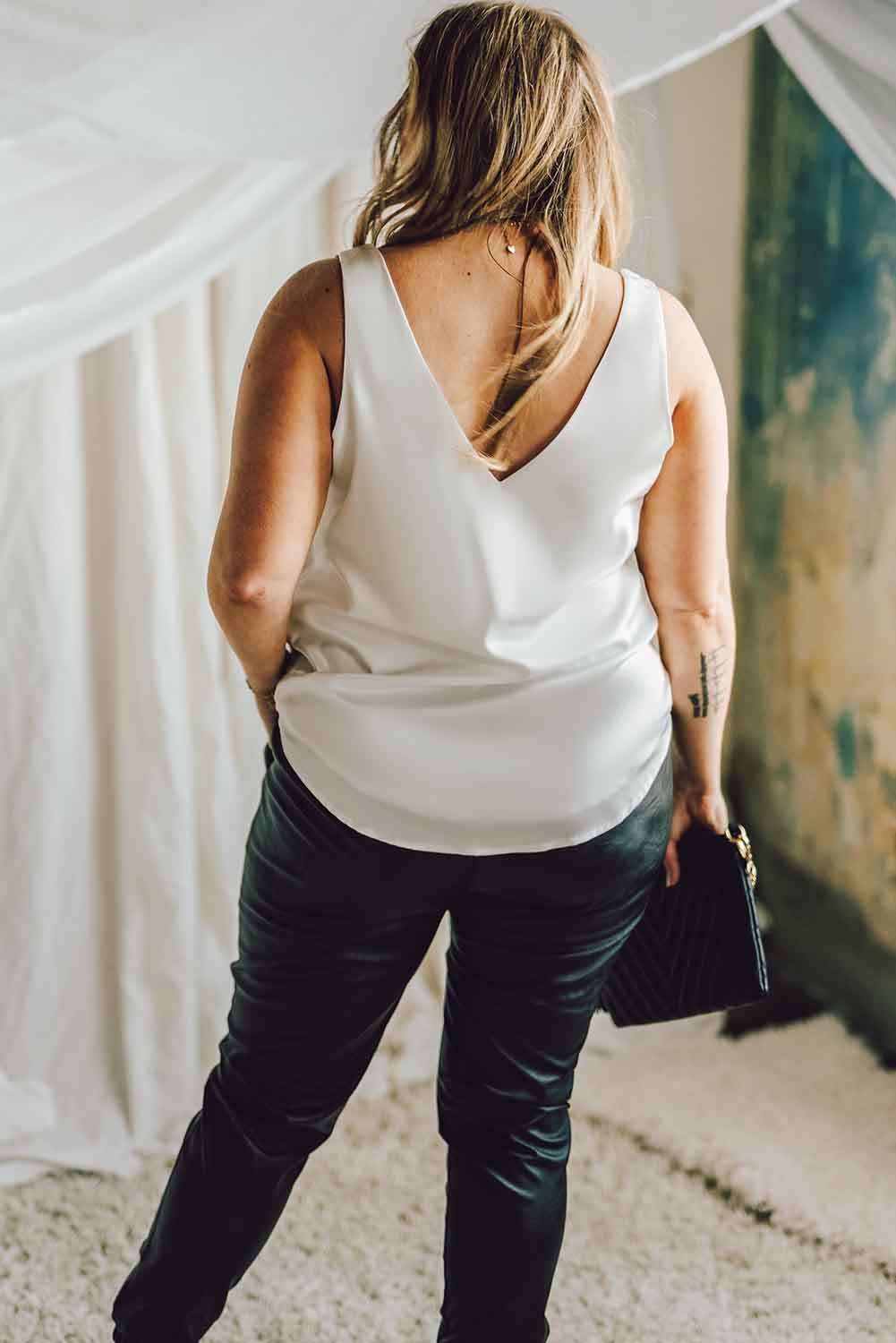 plus size basic style v-neck tank