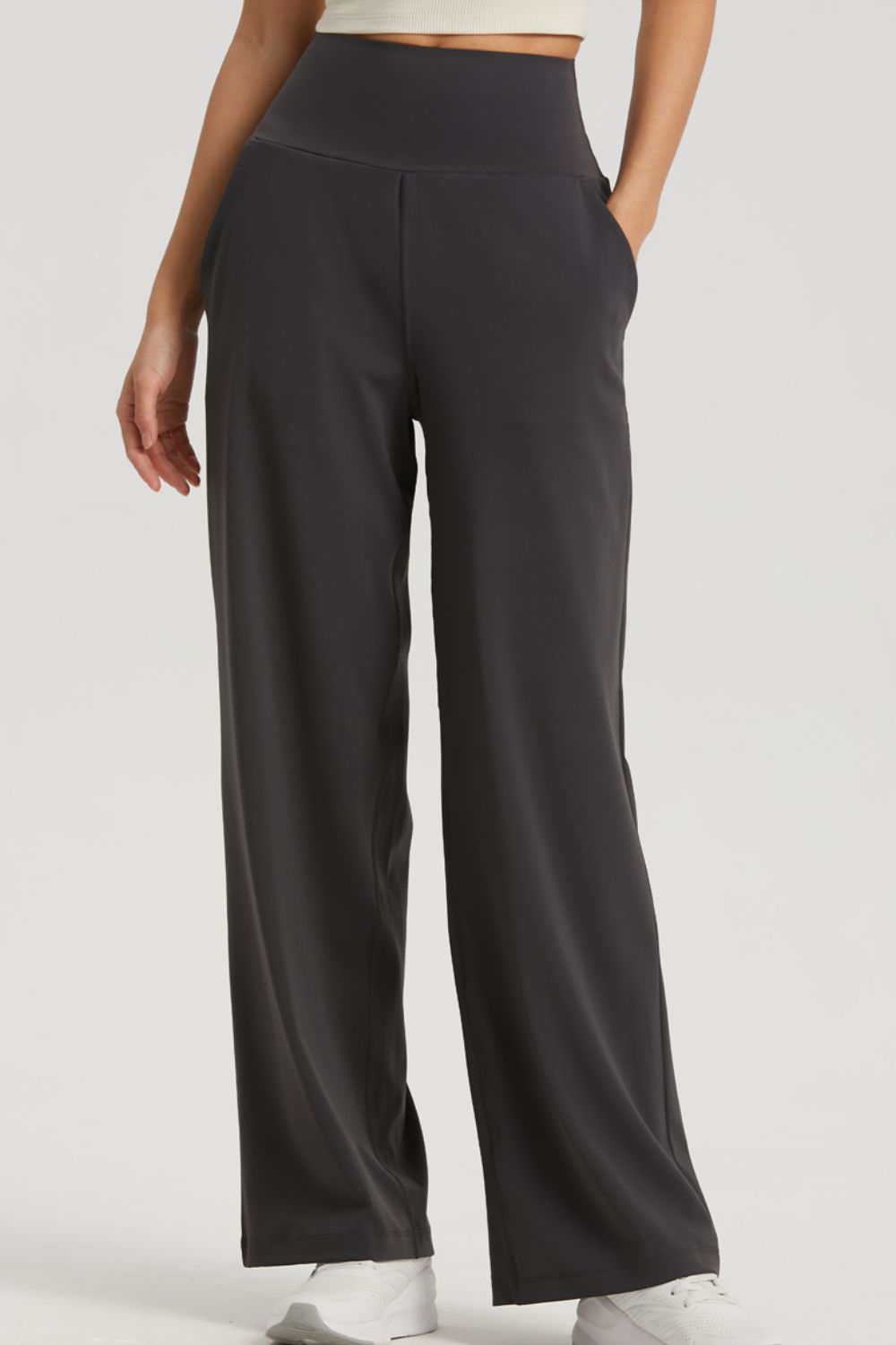 straight leg sports pants with pockets