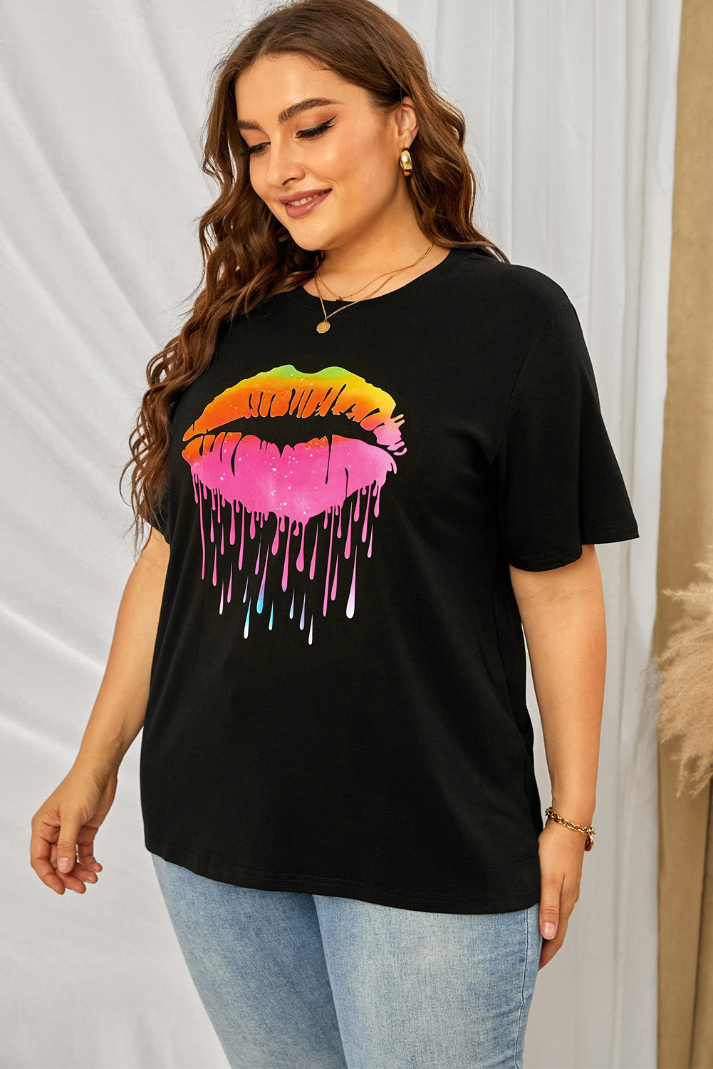 plus size lip graphic tee shirt