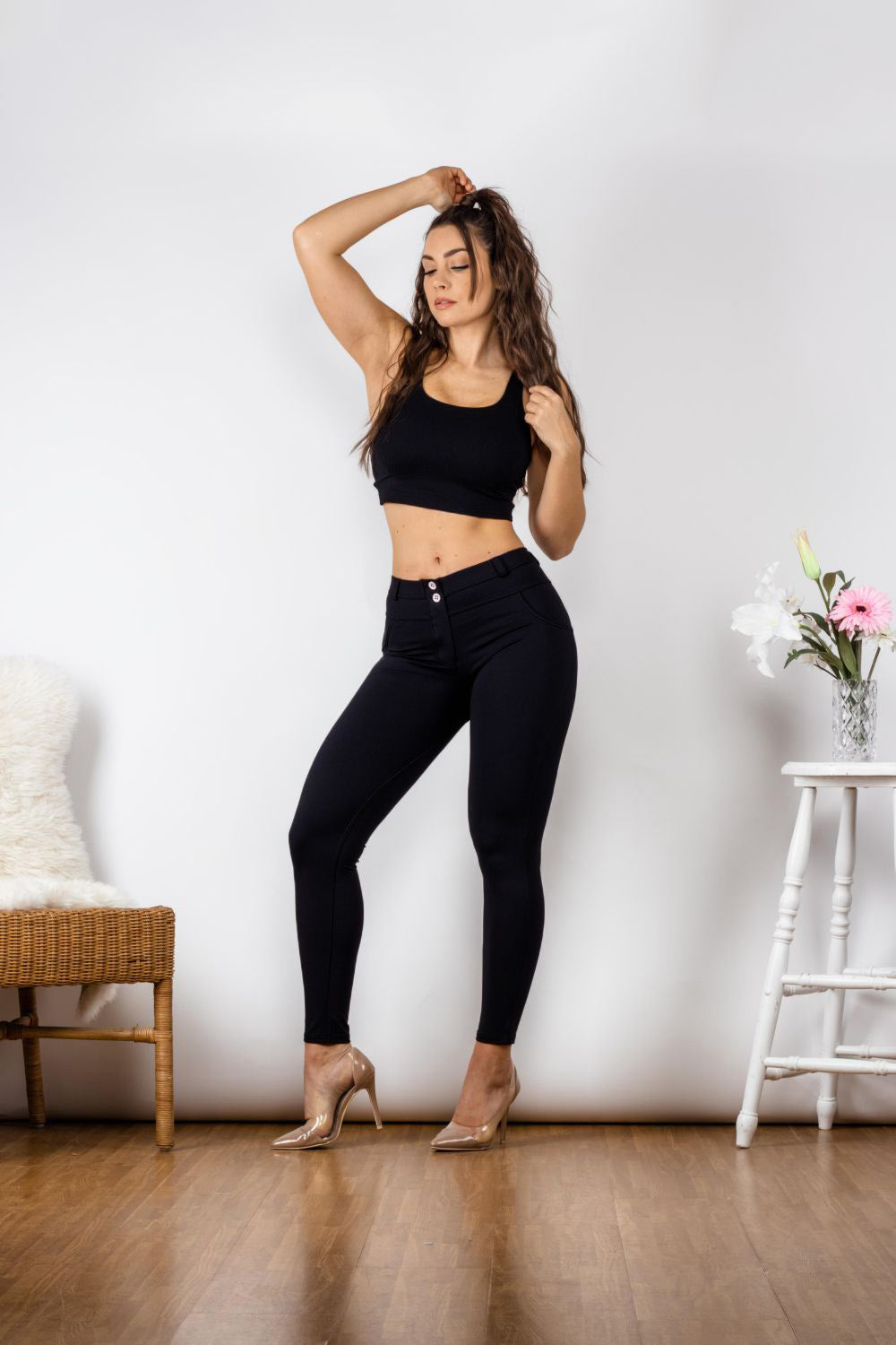 full size contrast detail buttoned leggings