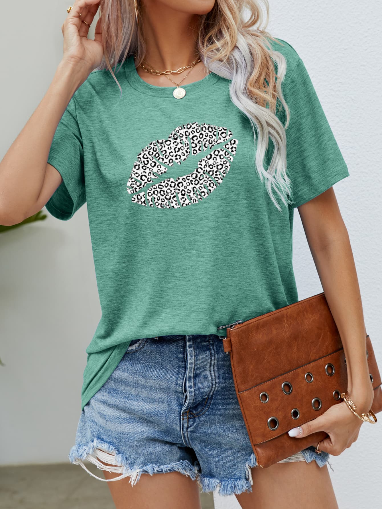 leopard lip graphic round neck tee