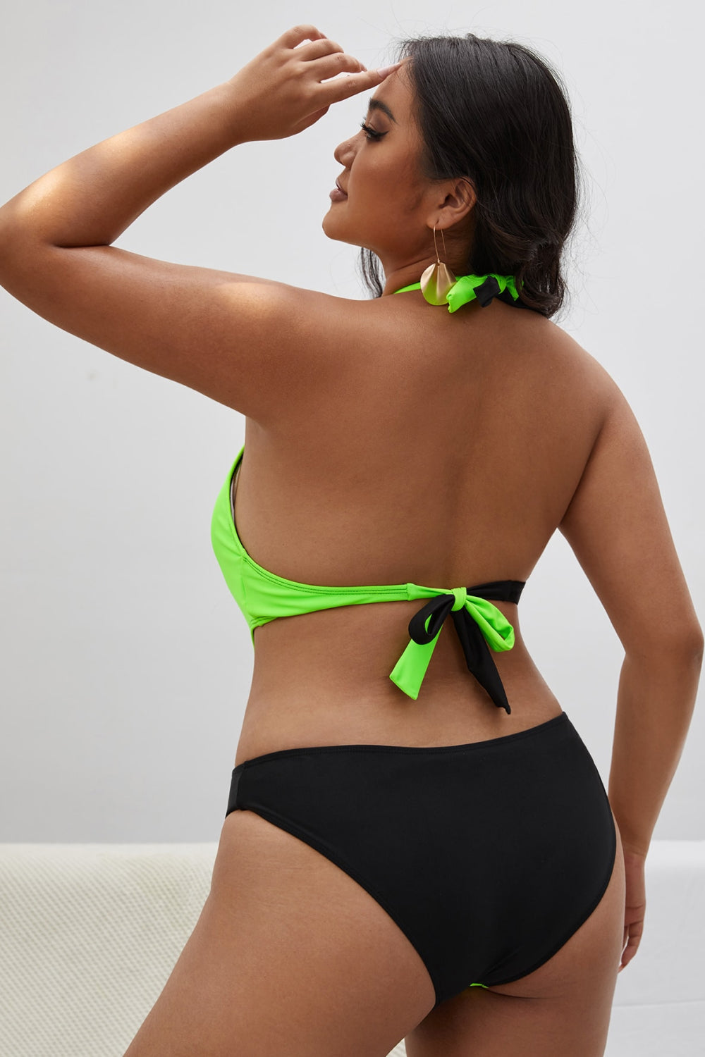 plus size contrast halter neck tied one-piece swimsuit