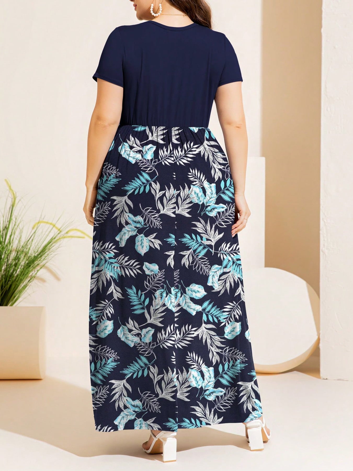 plus size printed round neck short sleeve maxi dress