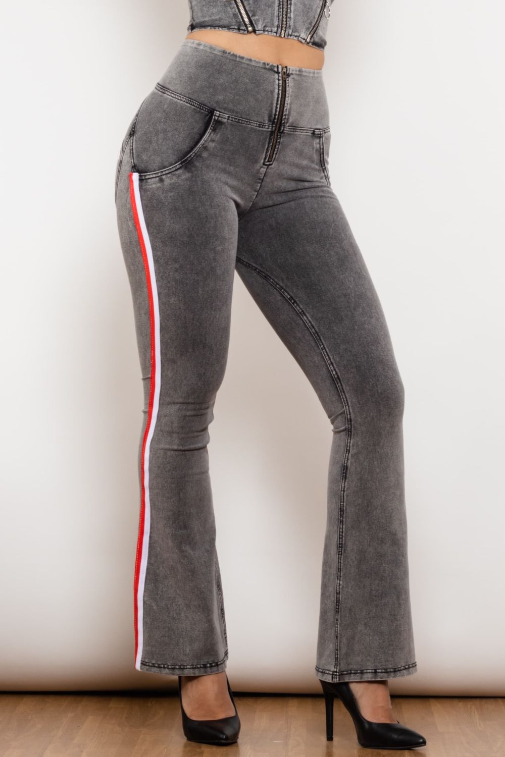 side stripe high waist zip closure jeans