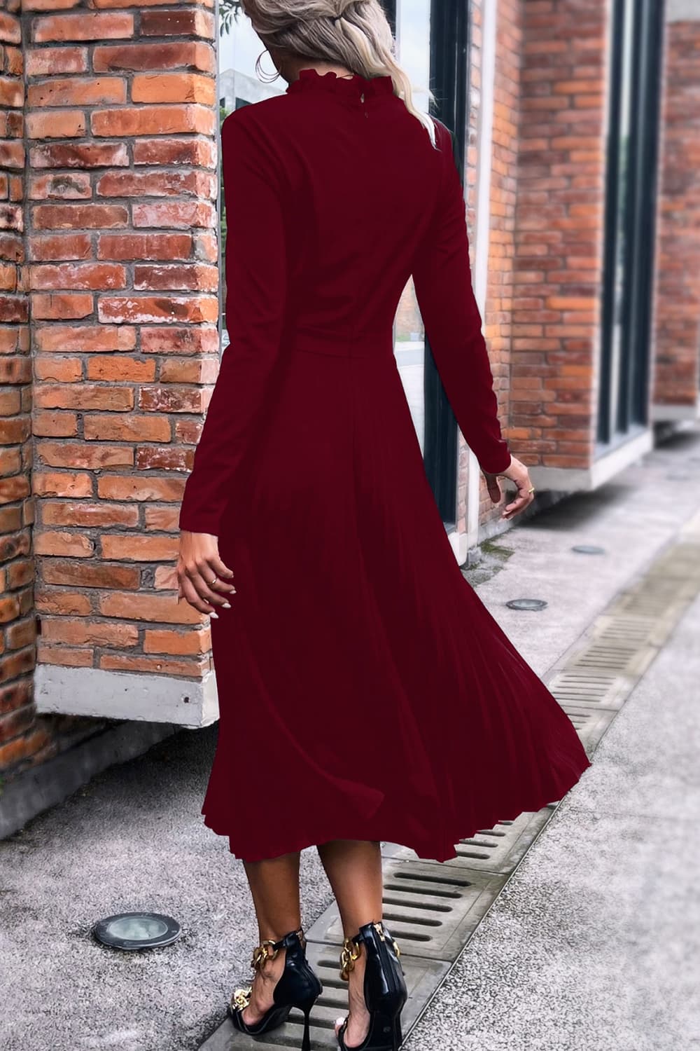 ruffle collar pleated long sleeve dress