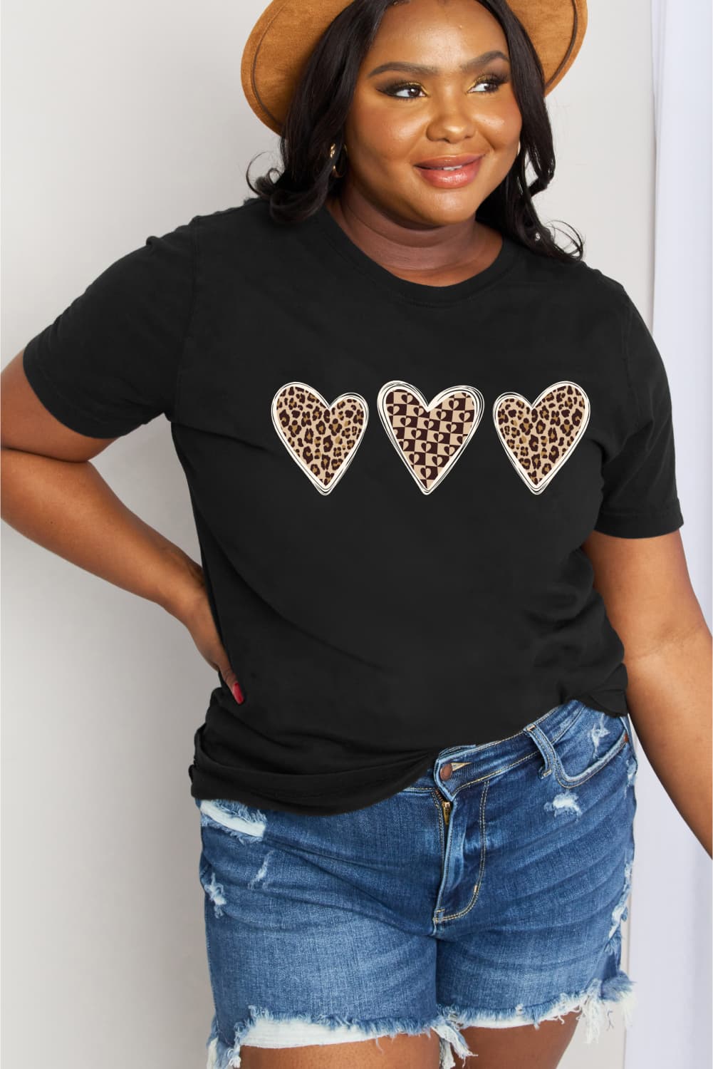 simply love simply love full size heart graphic cotton tee