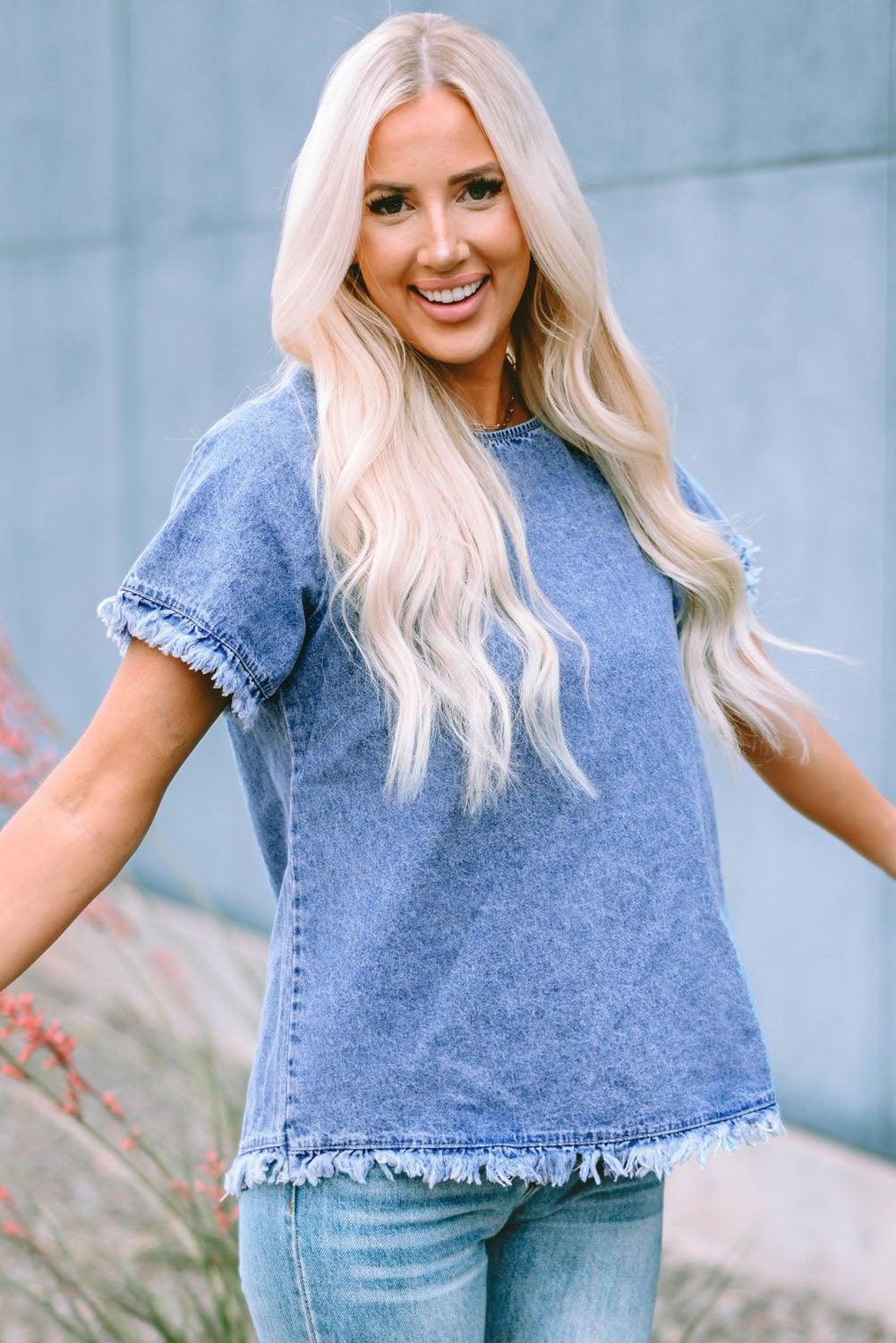 round neck raglan sleeve raw hem denim top