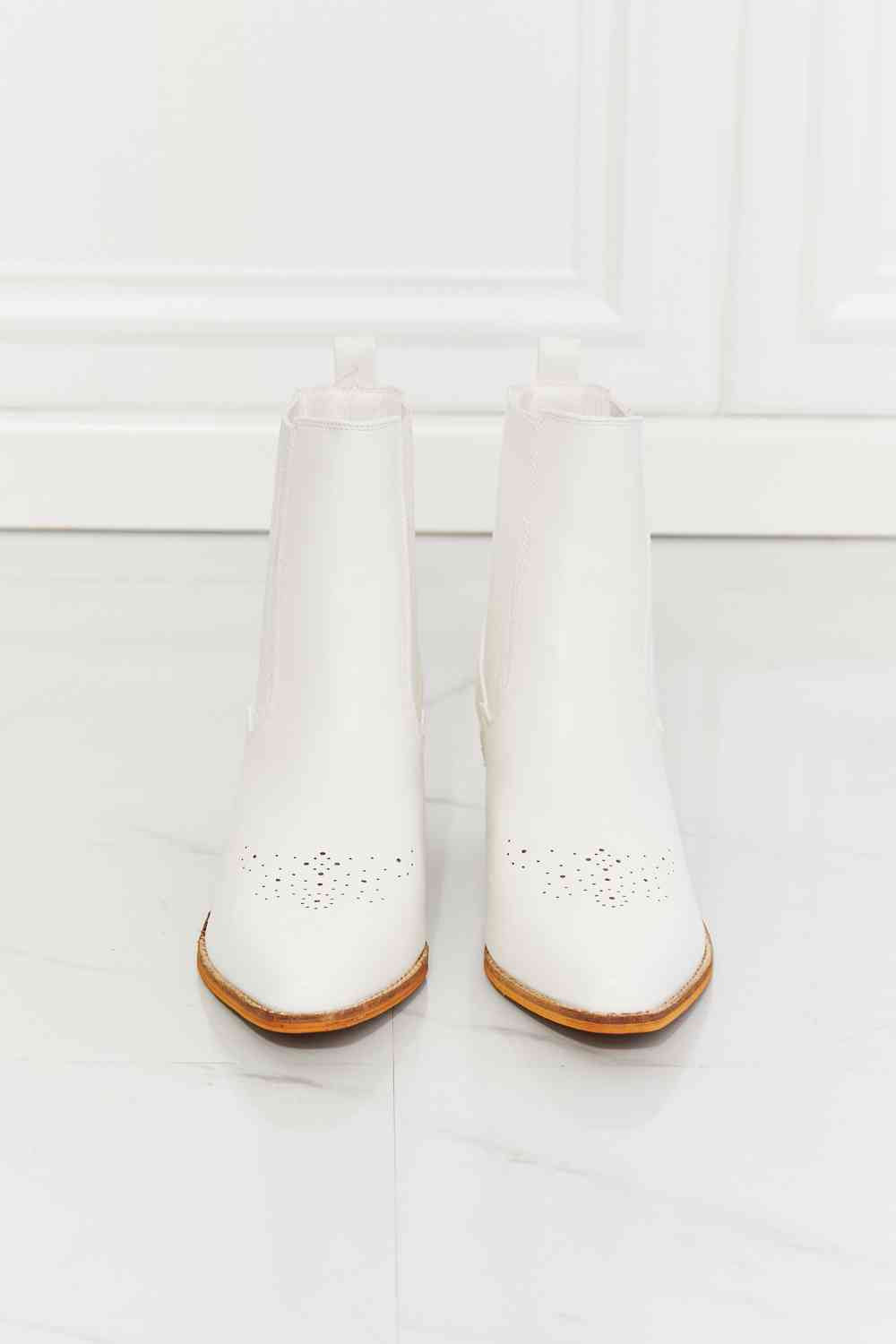 mmshoes love the journey stacked heel chelsea boot in white