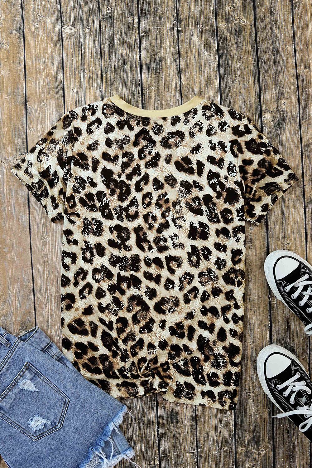 be kind heart graphic leopard round neck tee