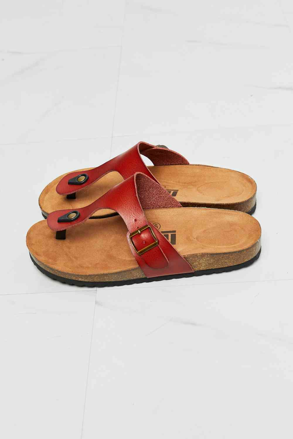 mmshoes drift away t-strap flip-flop in red